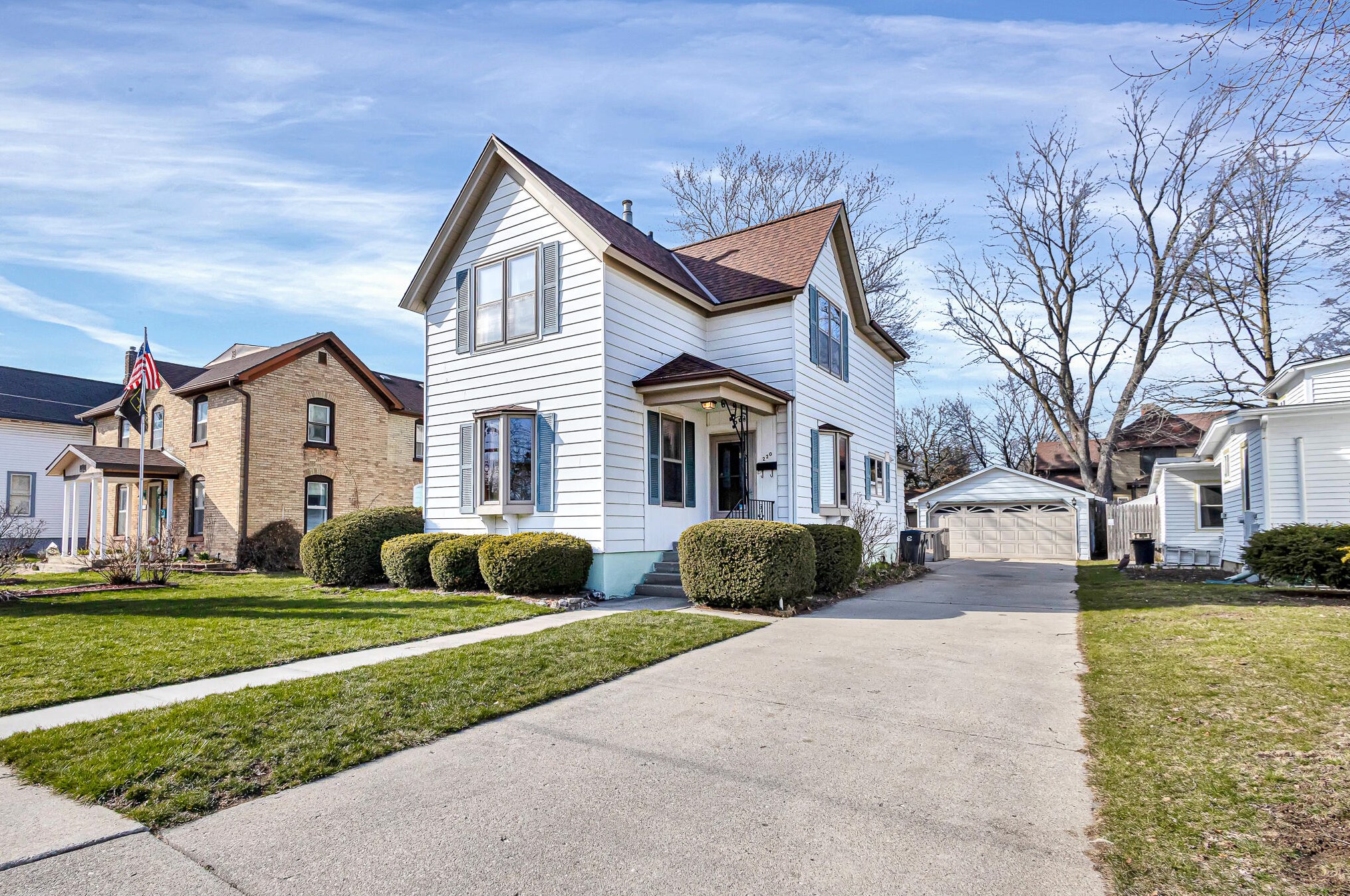 220 Elizabeth St, Plymouth, WI 53073