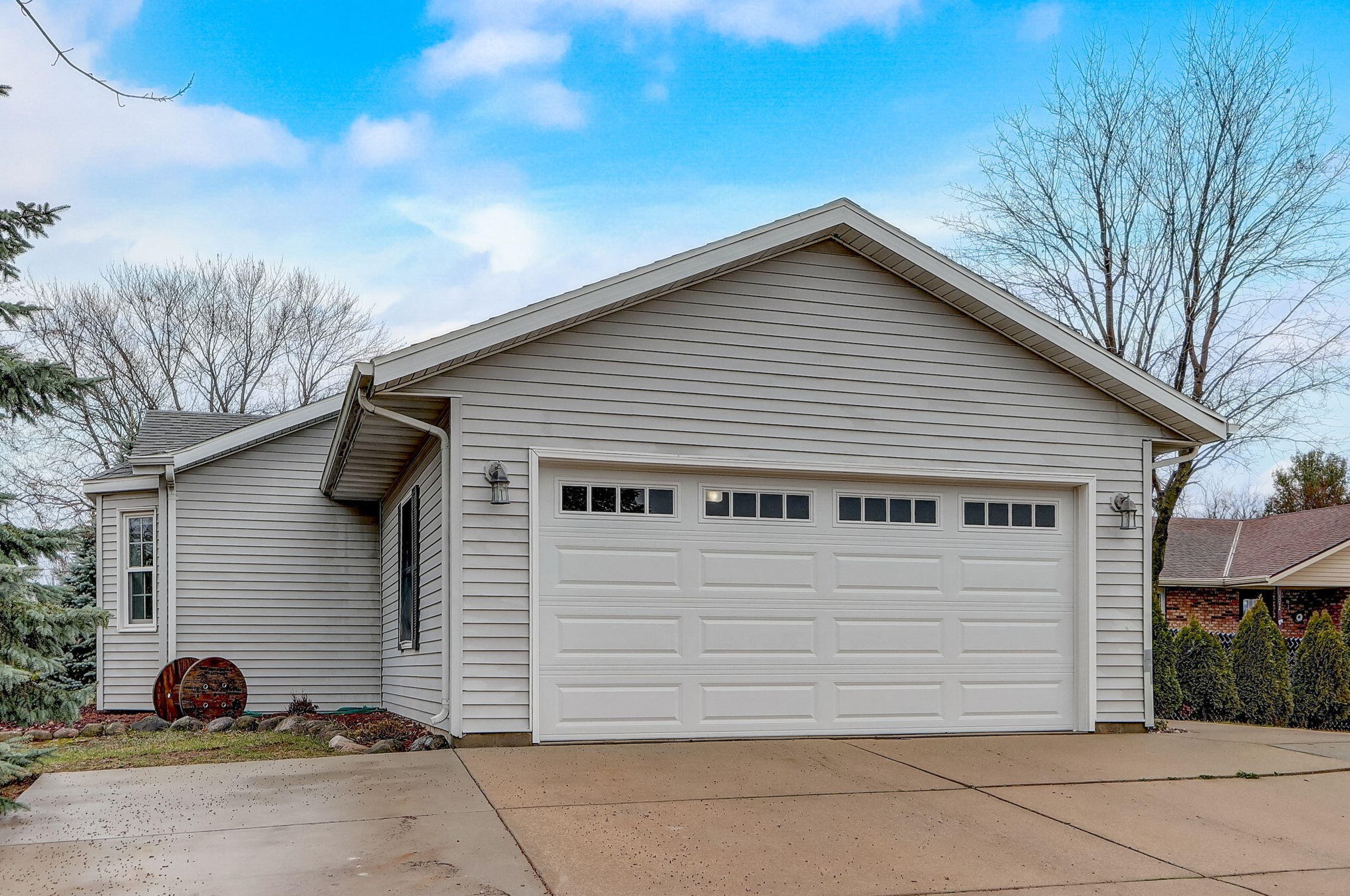 314 Hillside Cir, Johnson Creek, WI 53038
