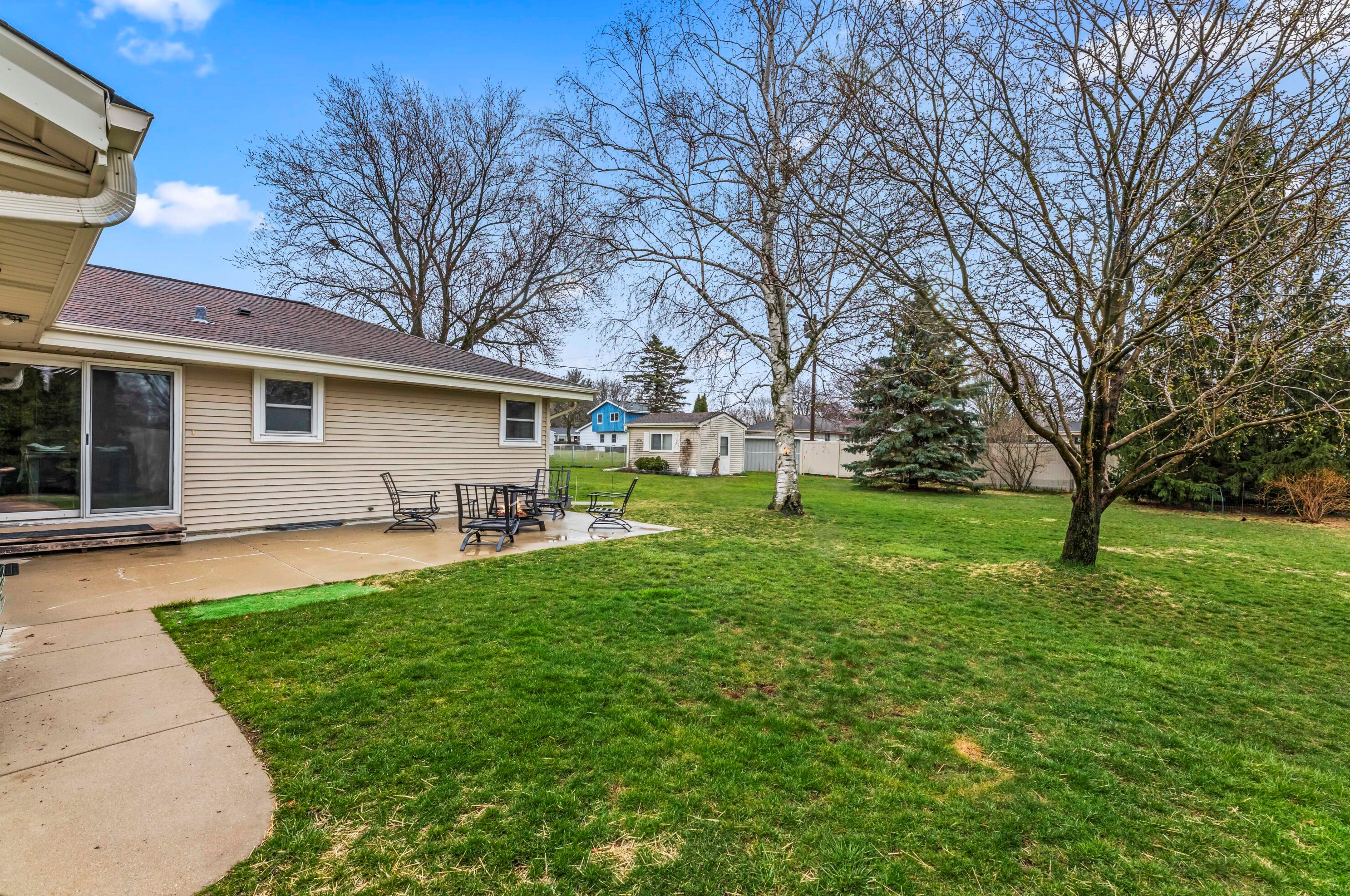 1111 Wisteria Ln, Waukesha, WI 53189-7248