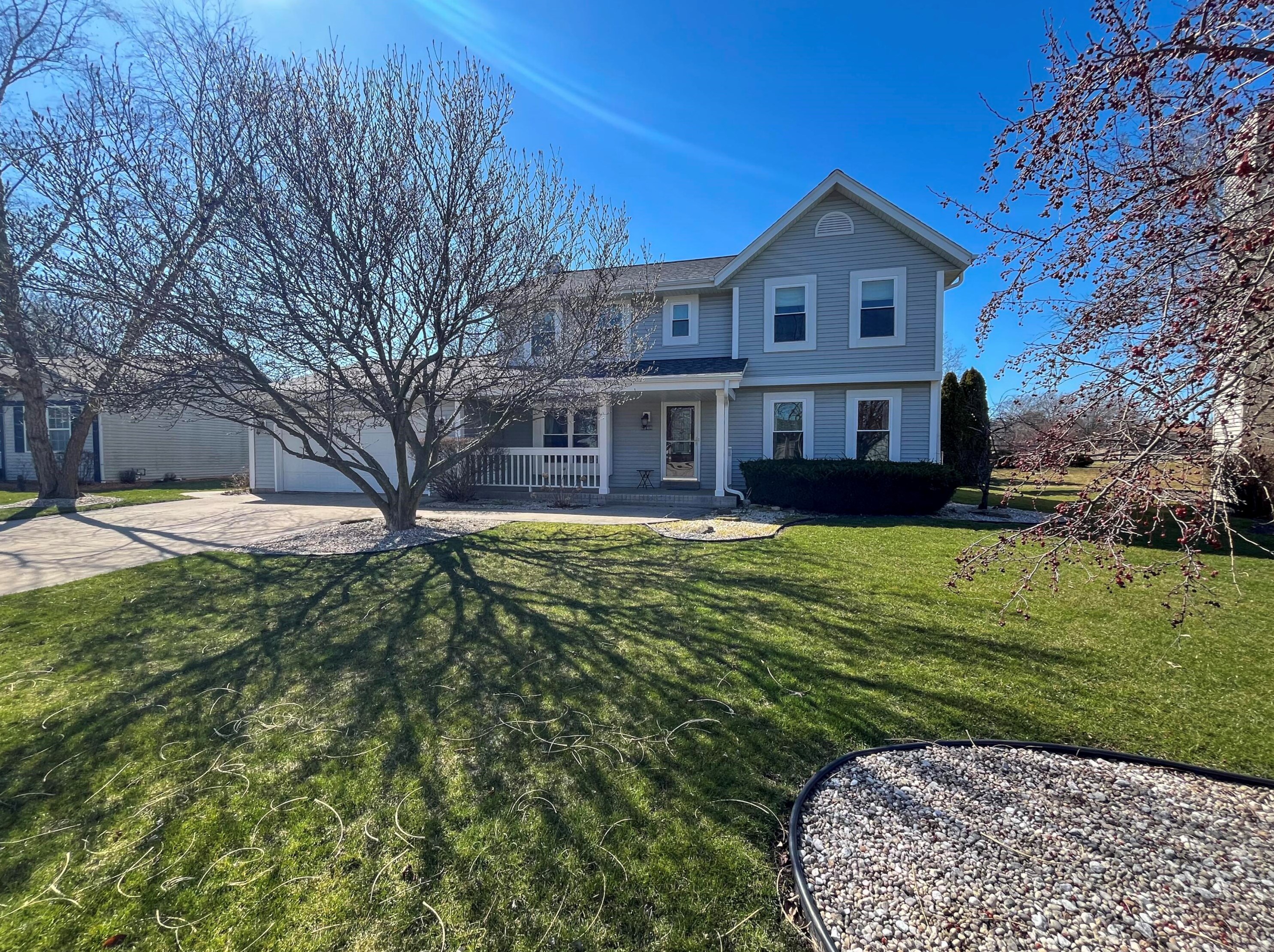 410 Quail Run, Oak Creek, WI 53154-5792