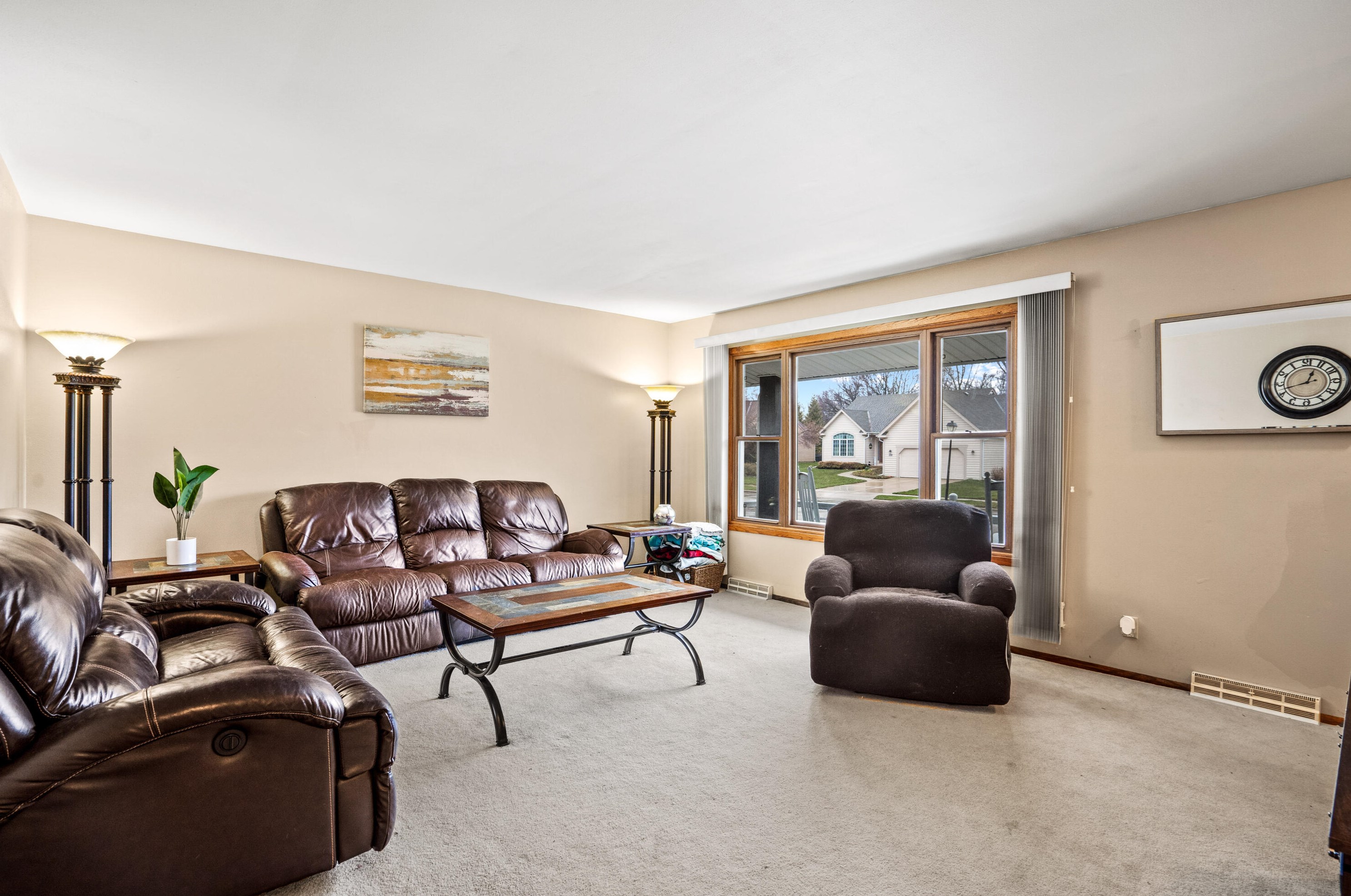 211 Maple St, Grafton WI  53024-2322 exterior