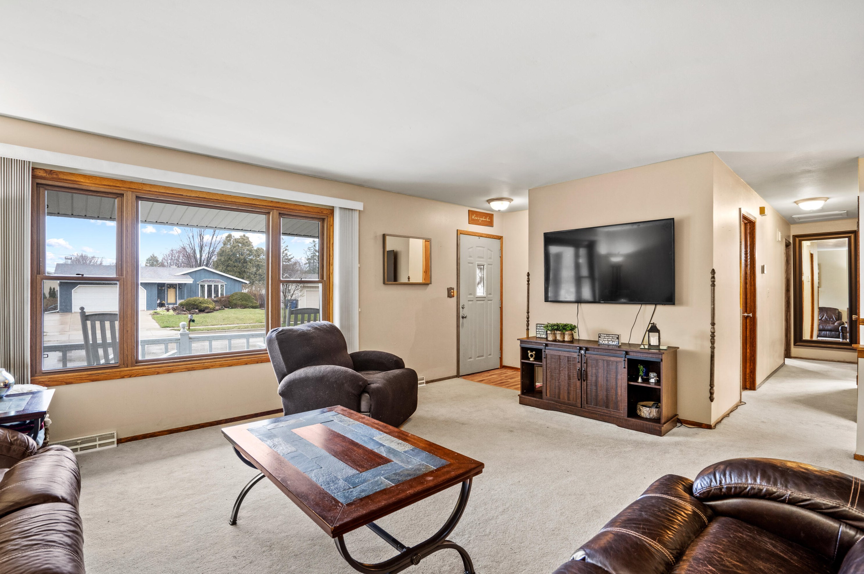 211 Maple St, Grafton WI  53024-2322 exterior
