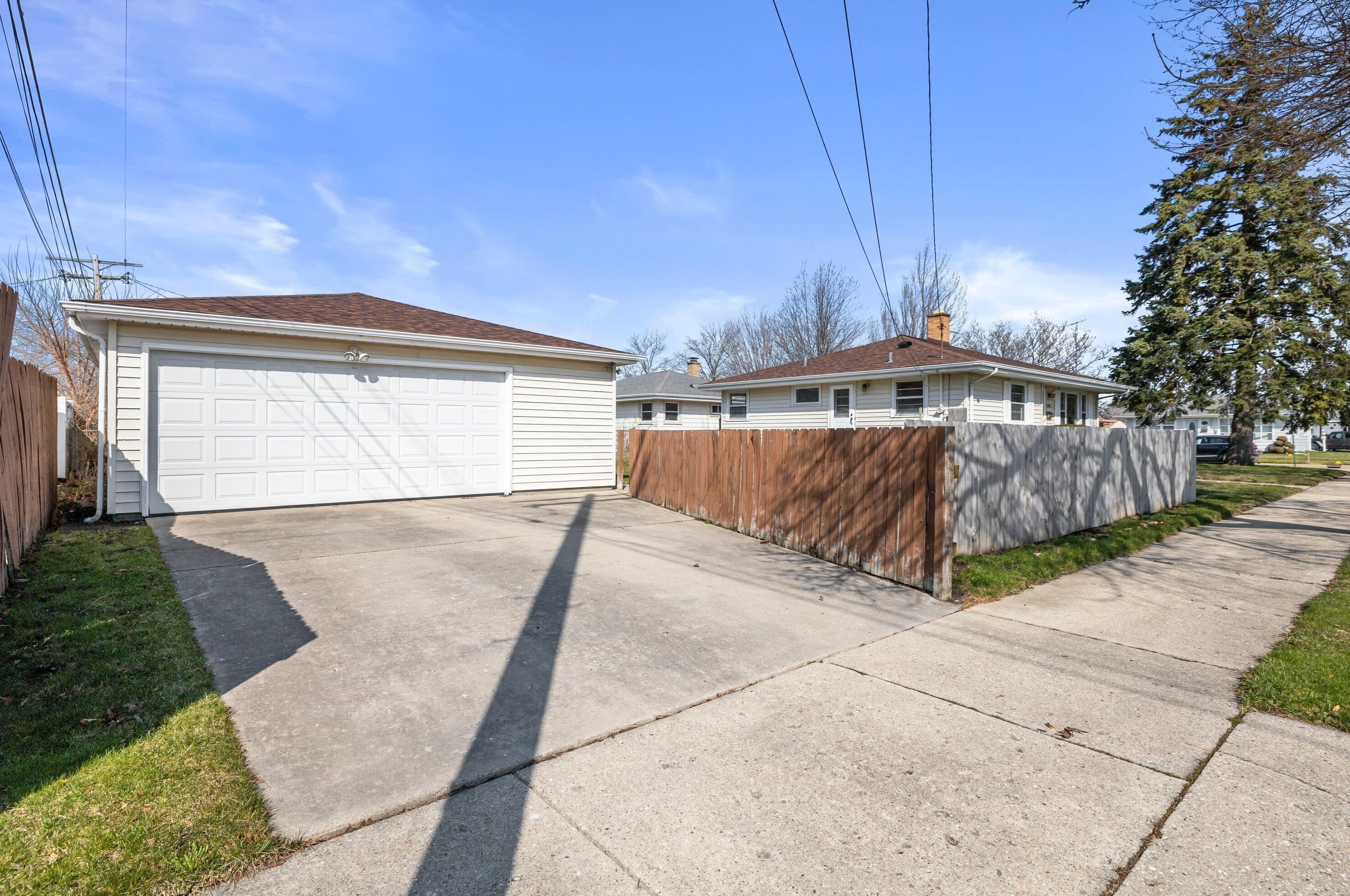 2304 18th Ave, Kenosha, WI 53140