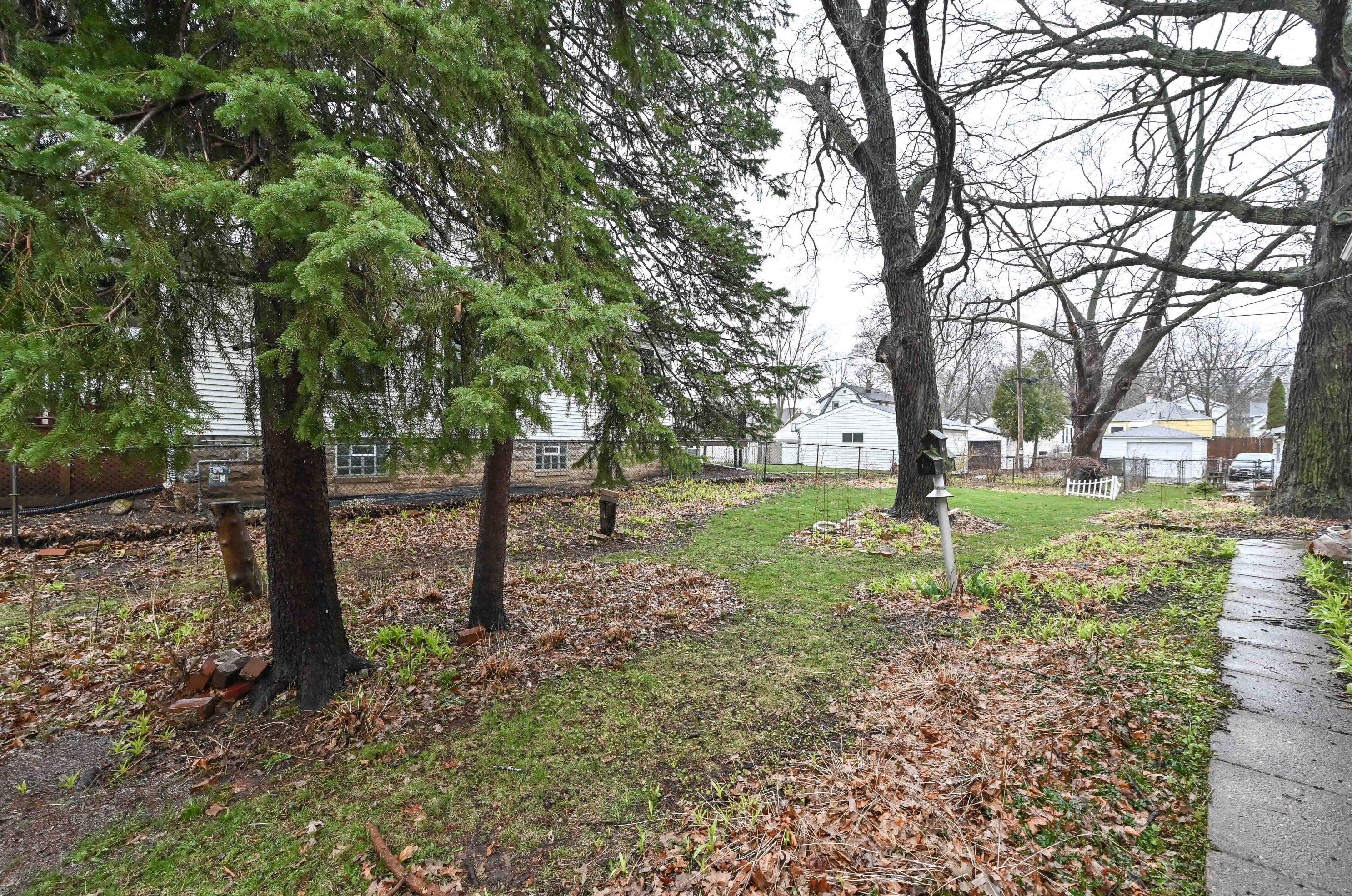 437 66th St, Milwaukee WI  53214-1735 exterior