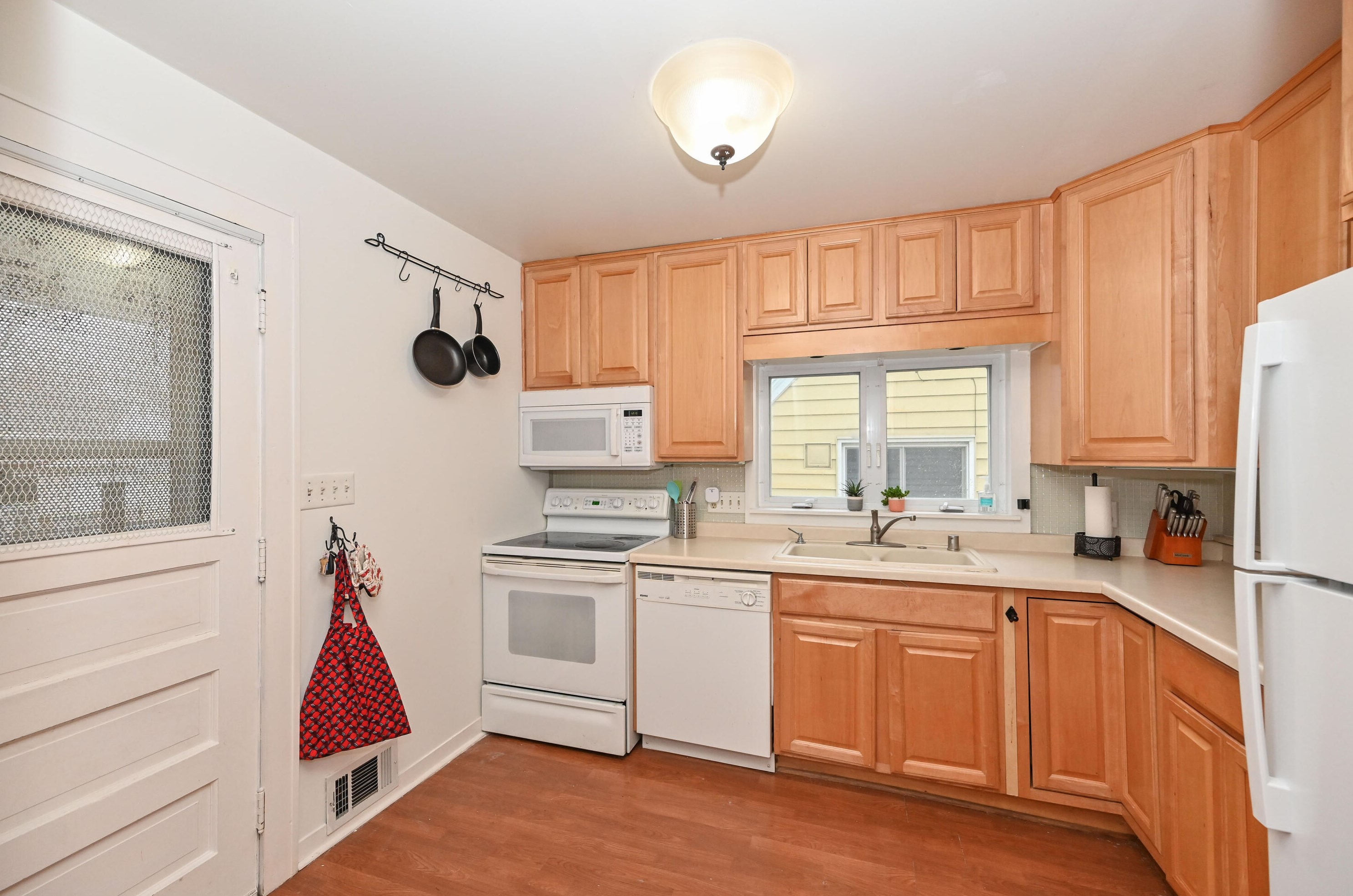 437 66th St, Milwaukee WI  53214-1735 exterior