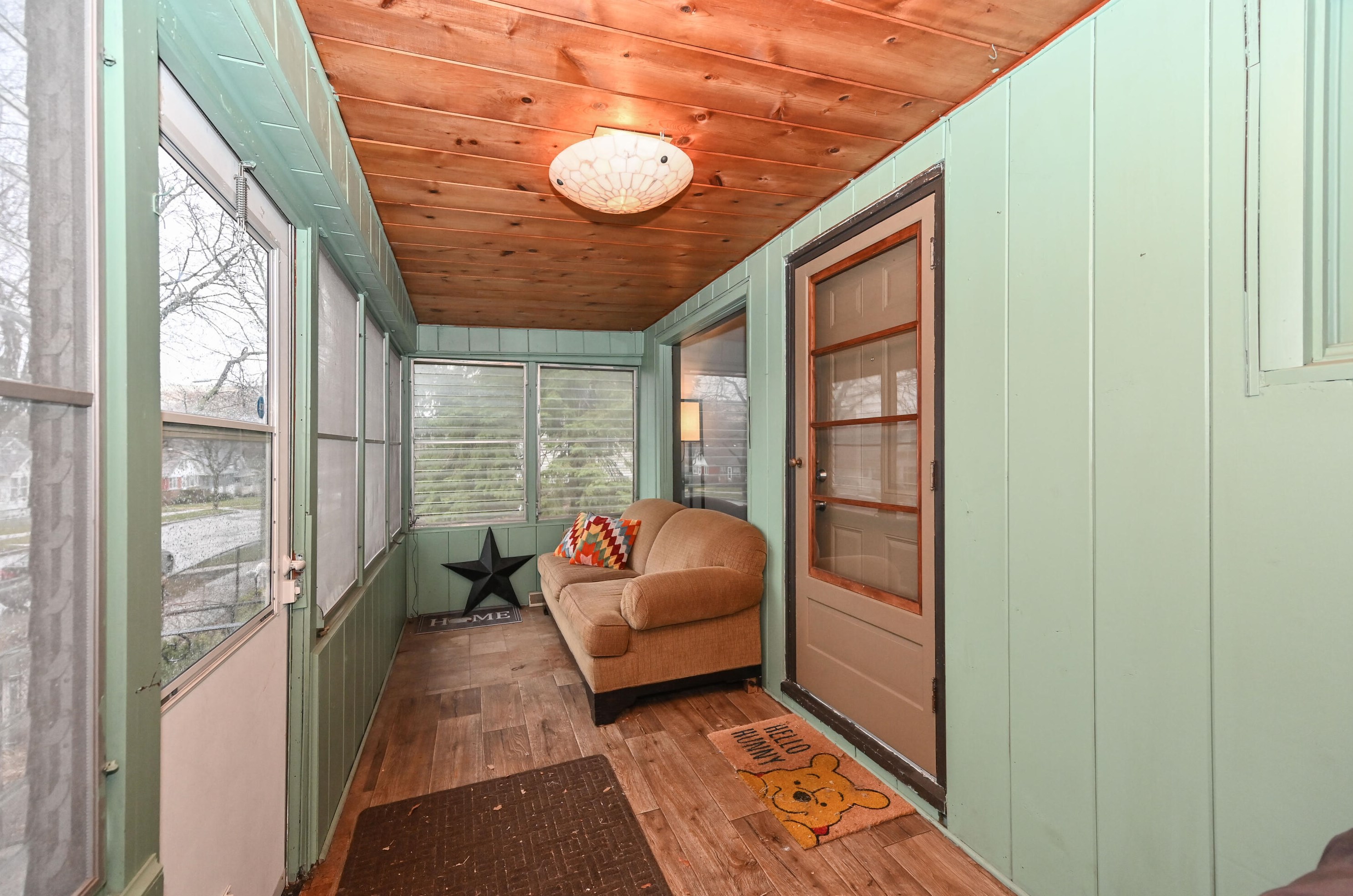 437 66th St, Milwaukee WI  53214-1735 exterior