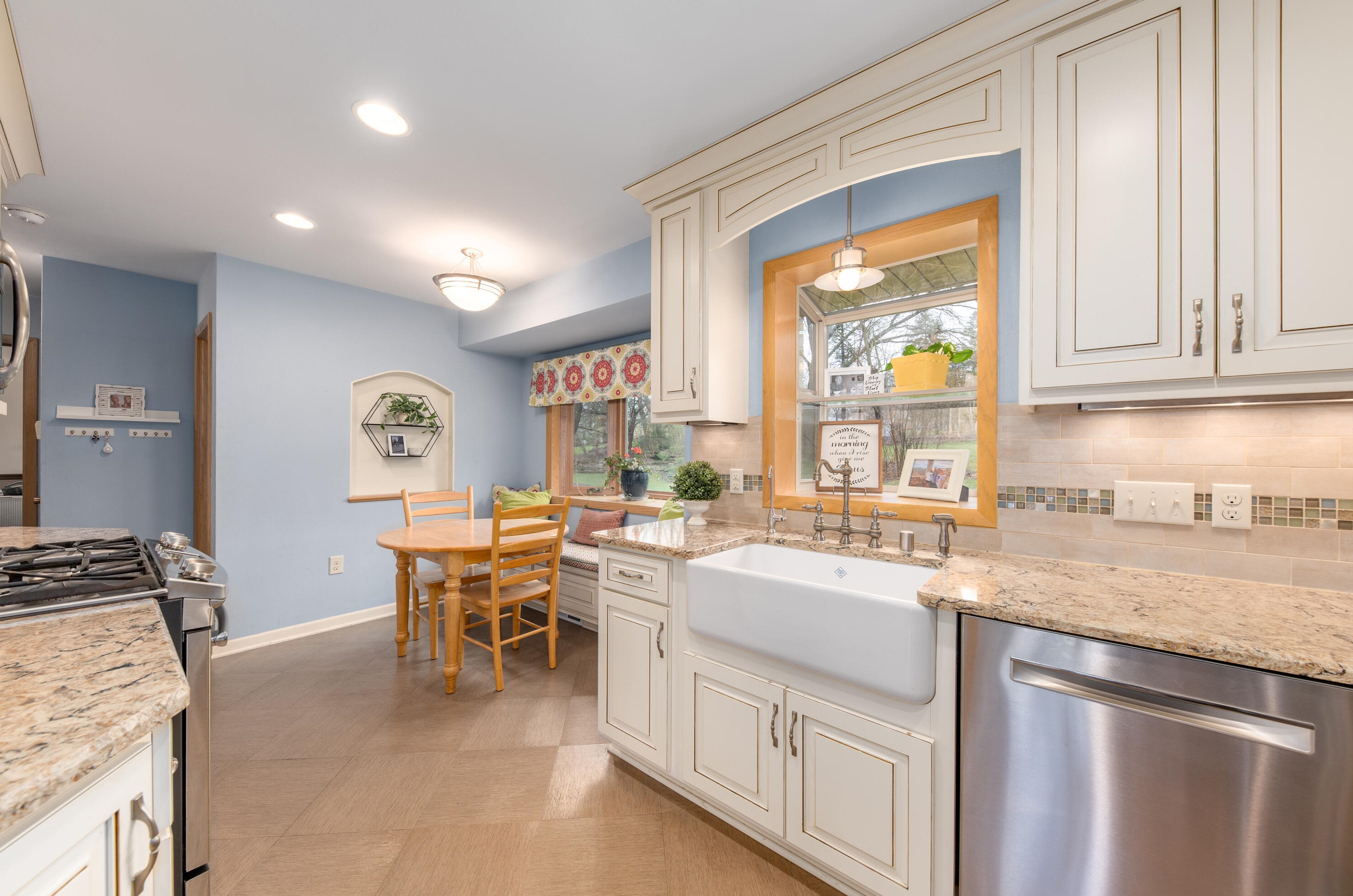 3415 Edge O Woods Dr, Brookfield, WI 53005-2944