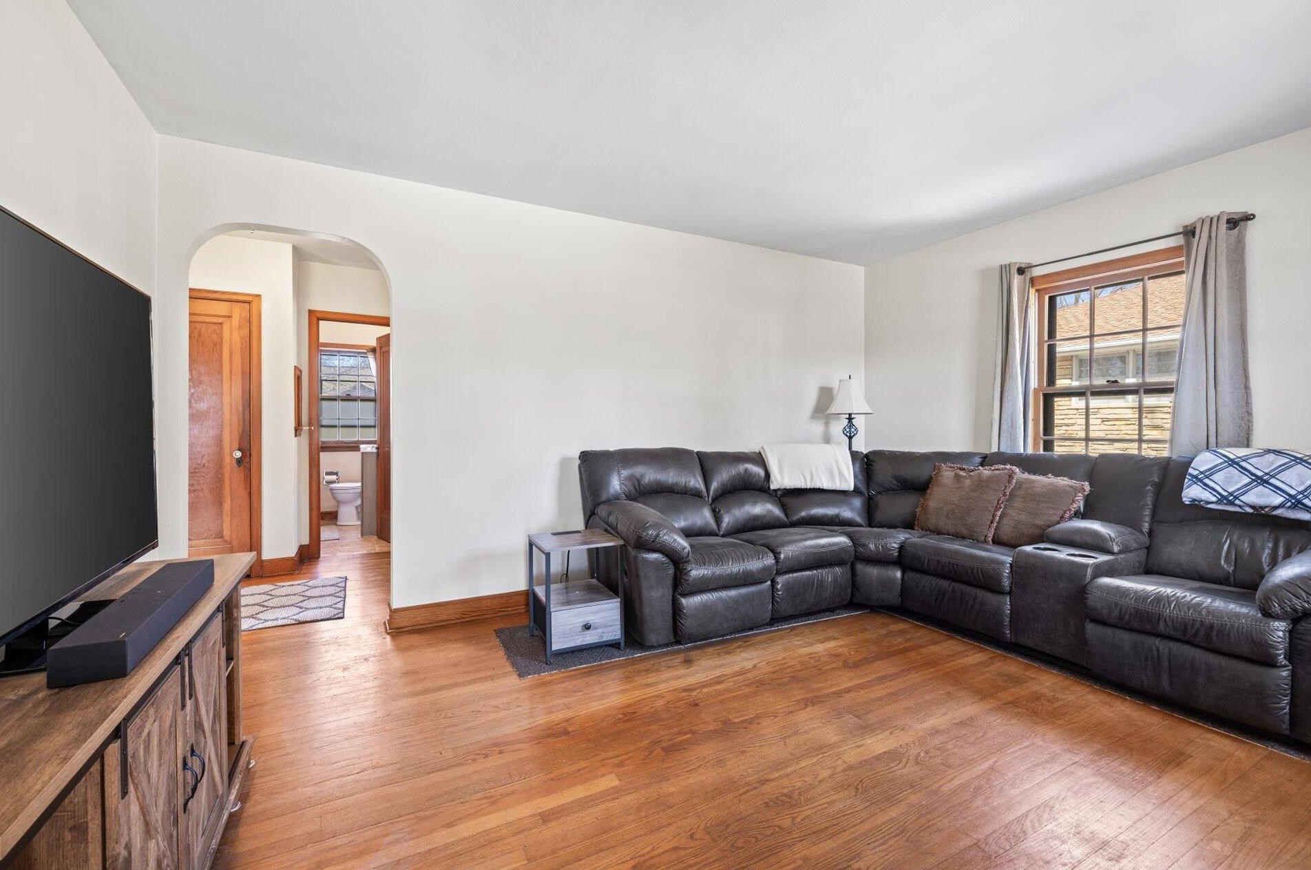 916 Milwaukee Ave, Waukesha, WI 53188