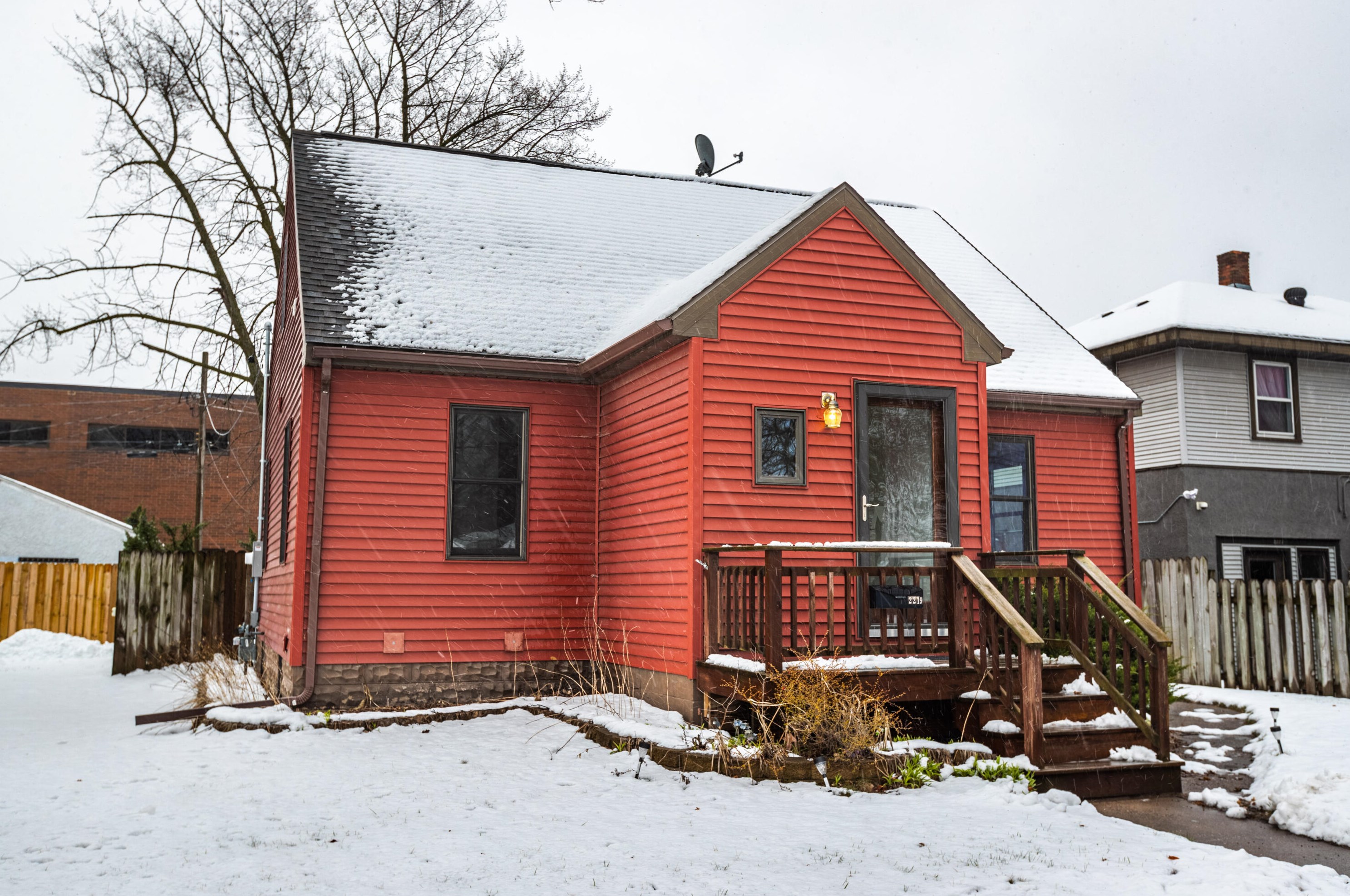 2219 16th St, La Crosse, WI 54601-6460