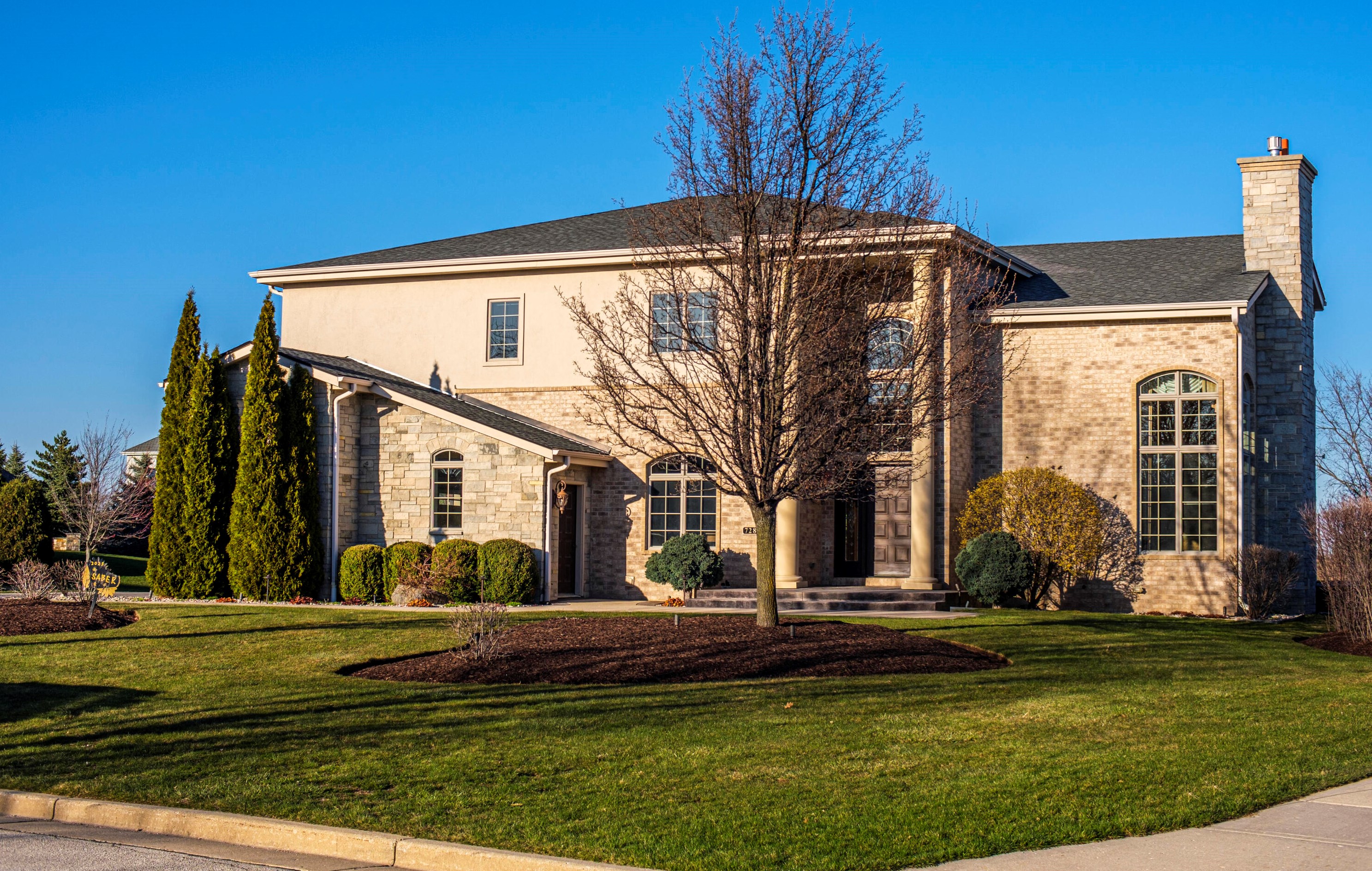7282 Stone Hedge Dr, Hales Corners, WI 53132-1978