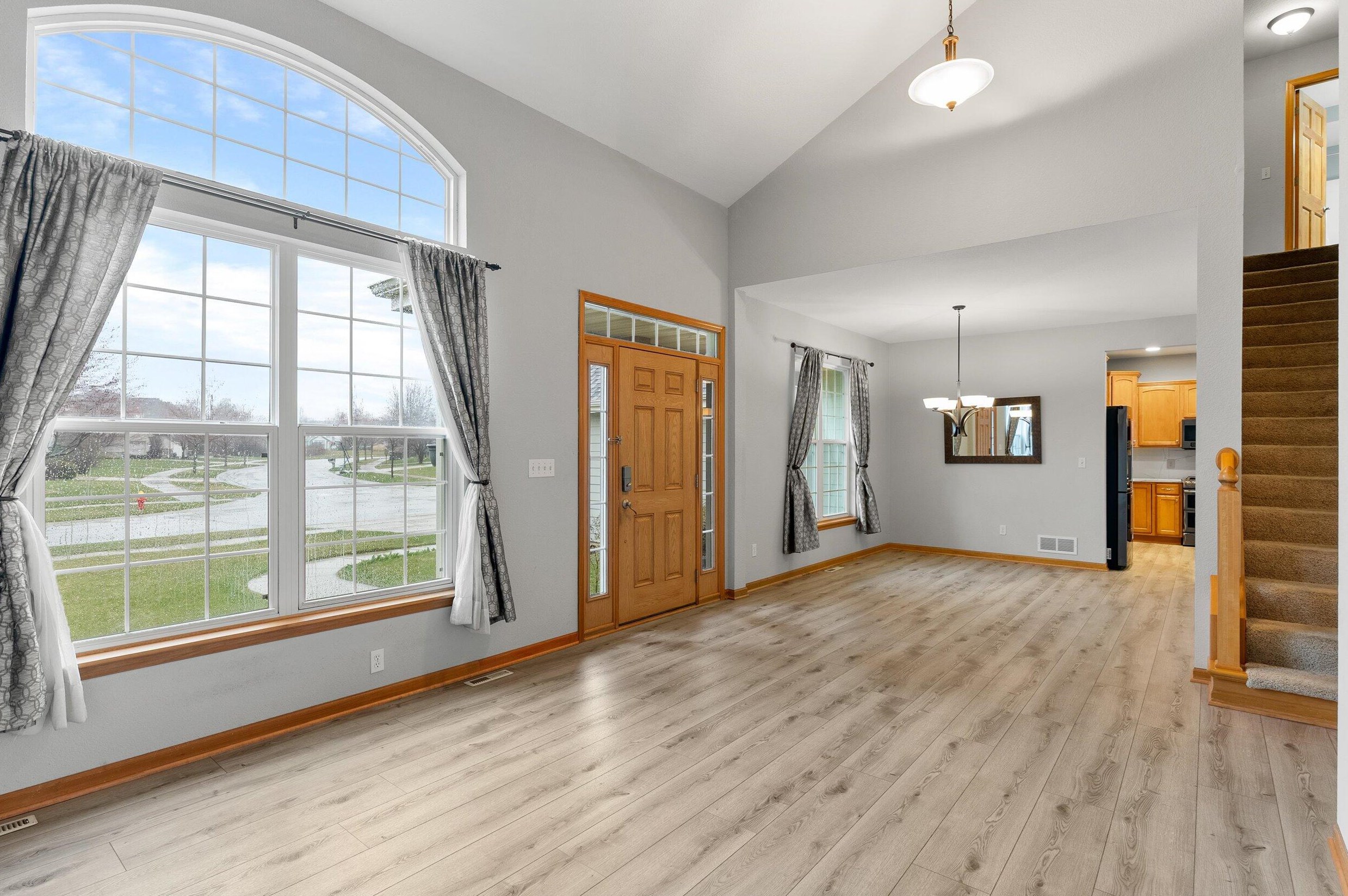 3811 E Bluestem Dr, Oak Creek, WI 53154