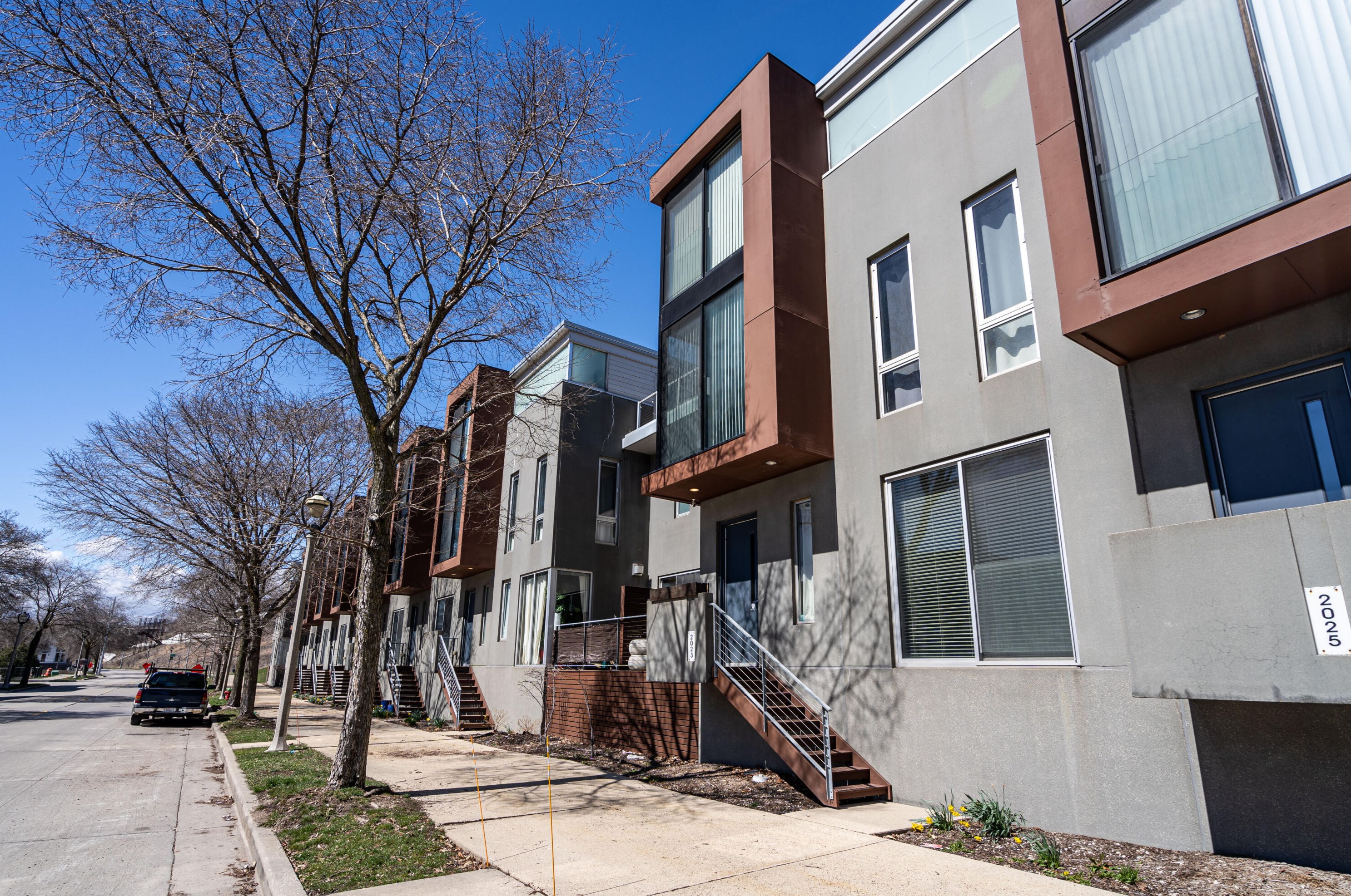 2023 Commerce St, Milwaukee WI  53212-3472 exterior