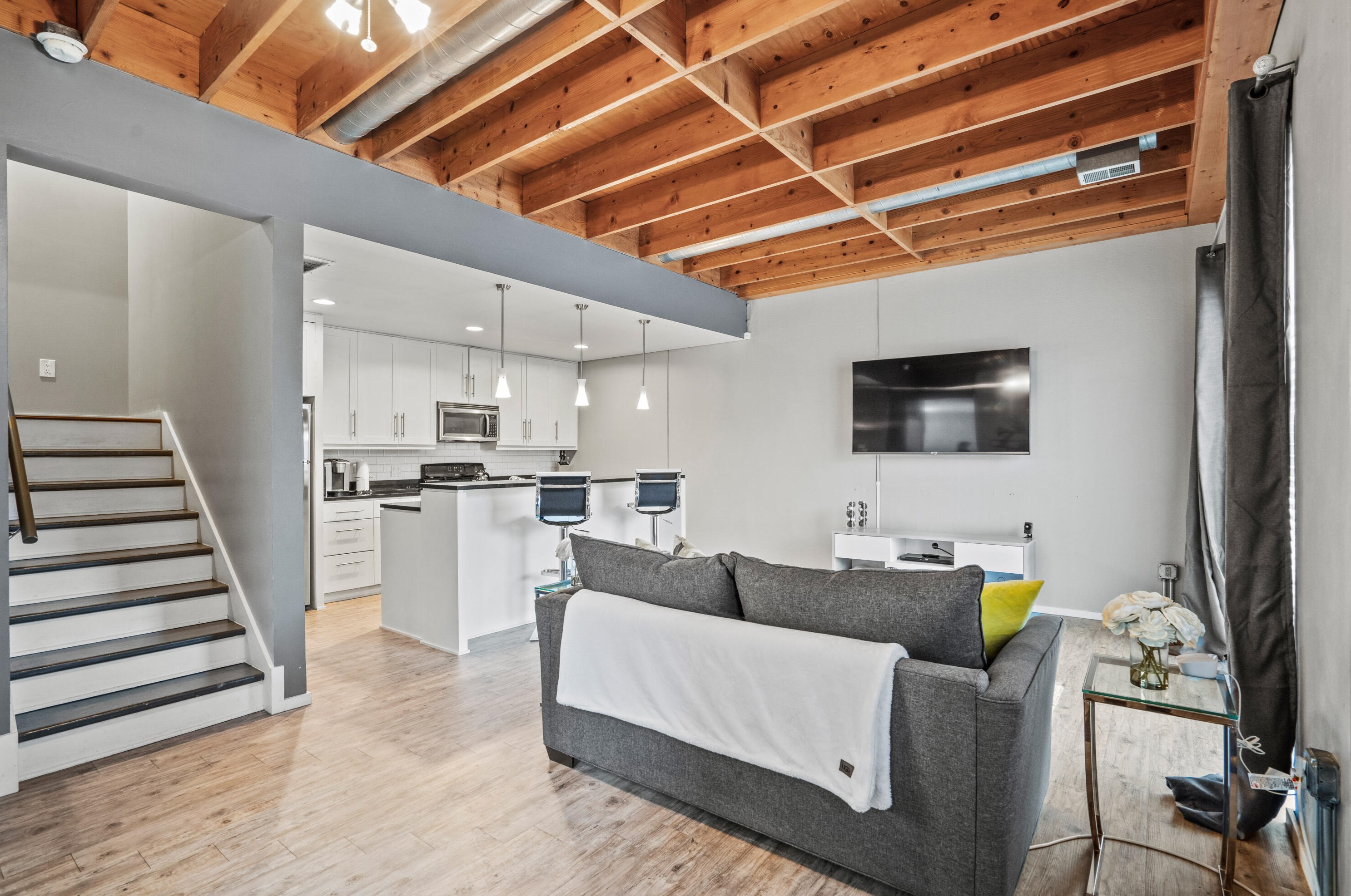 2023 Commerce St, Milwaukee WI  53212-3472 exterior