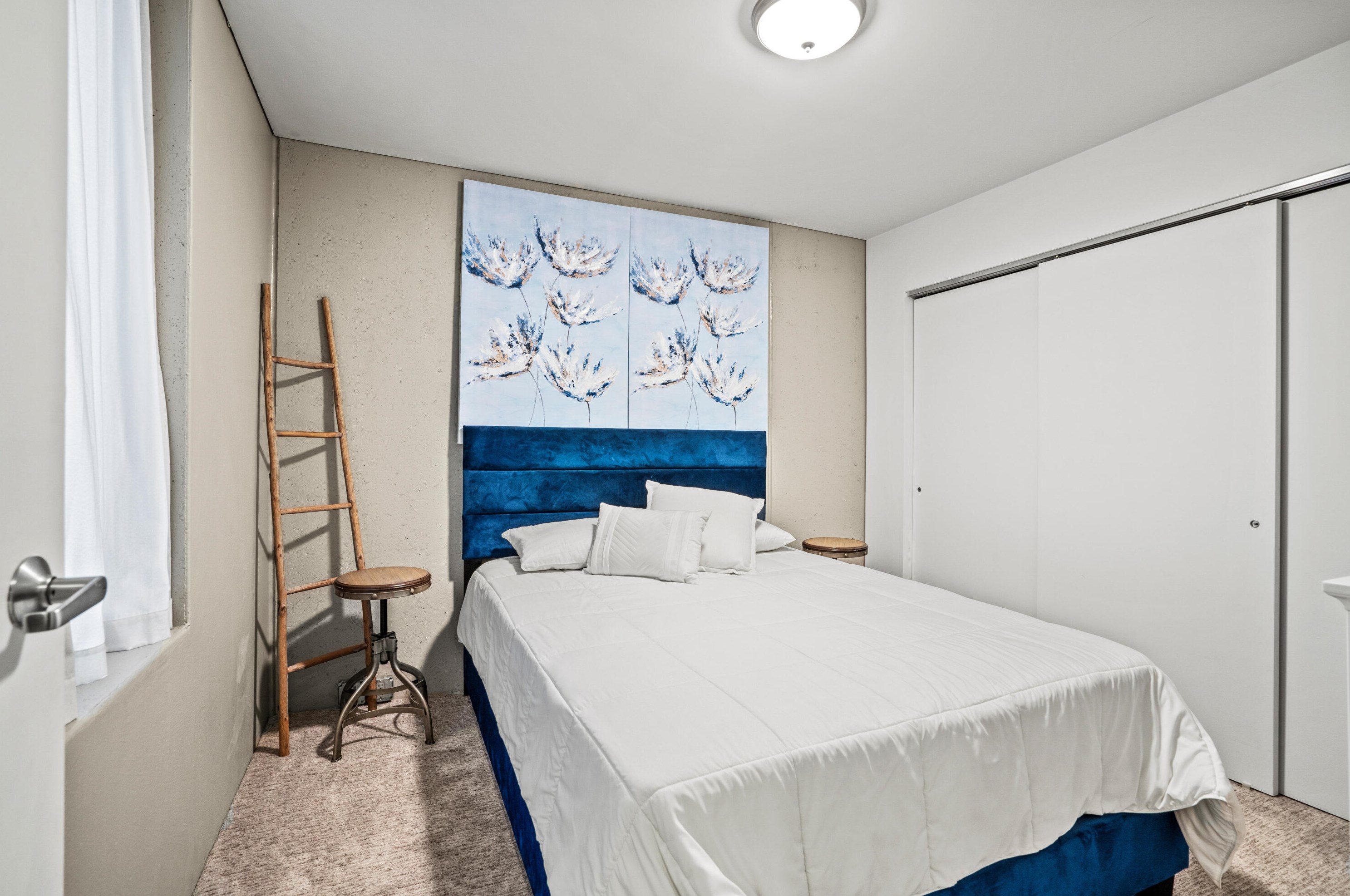 2023 Commerce St, Milwaukee WI  53212-3472 exterior