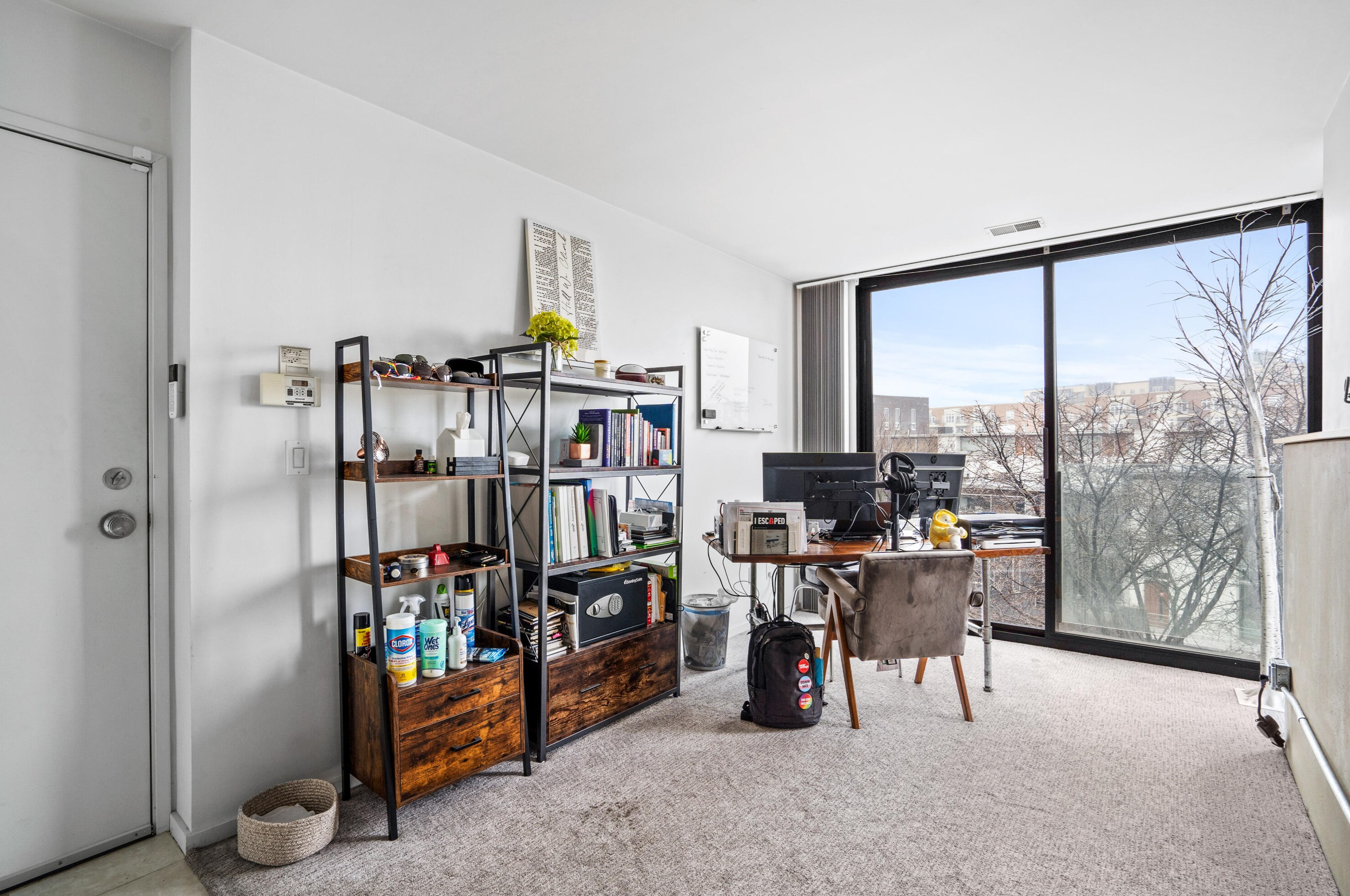 2023 Commerce St, Milwaukee WI  53212-3472 exterior