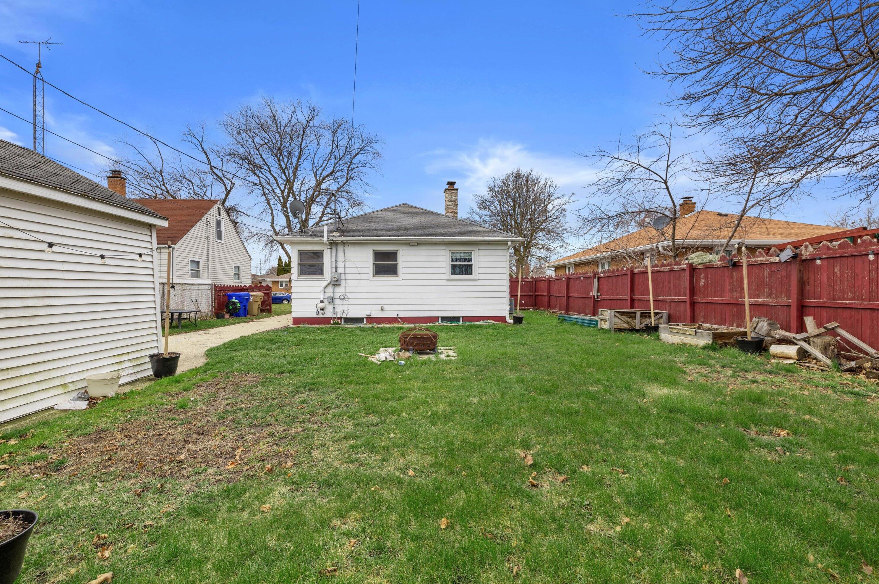 4911 33 Ave, Kenosha WI 53144-4019 exterior