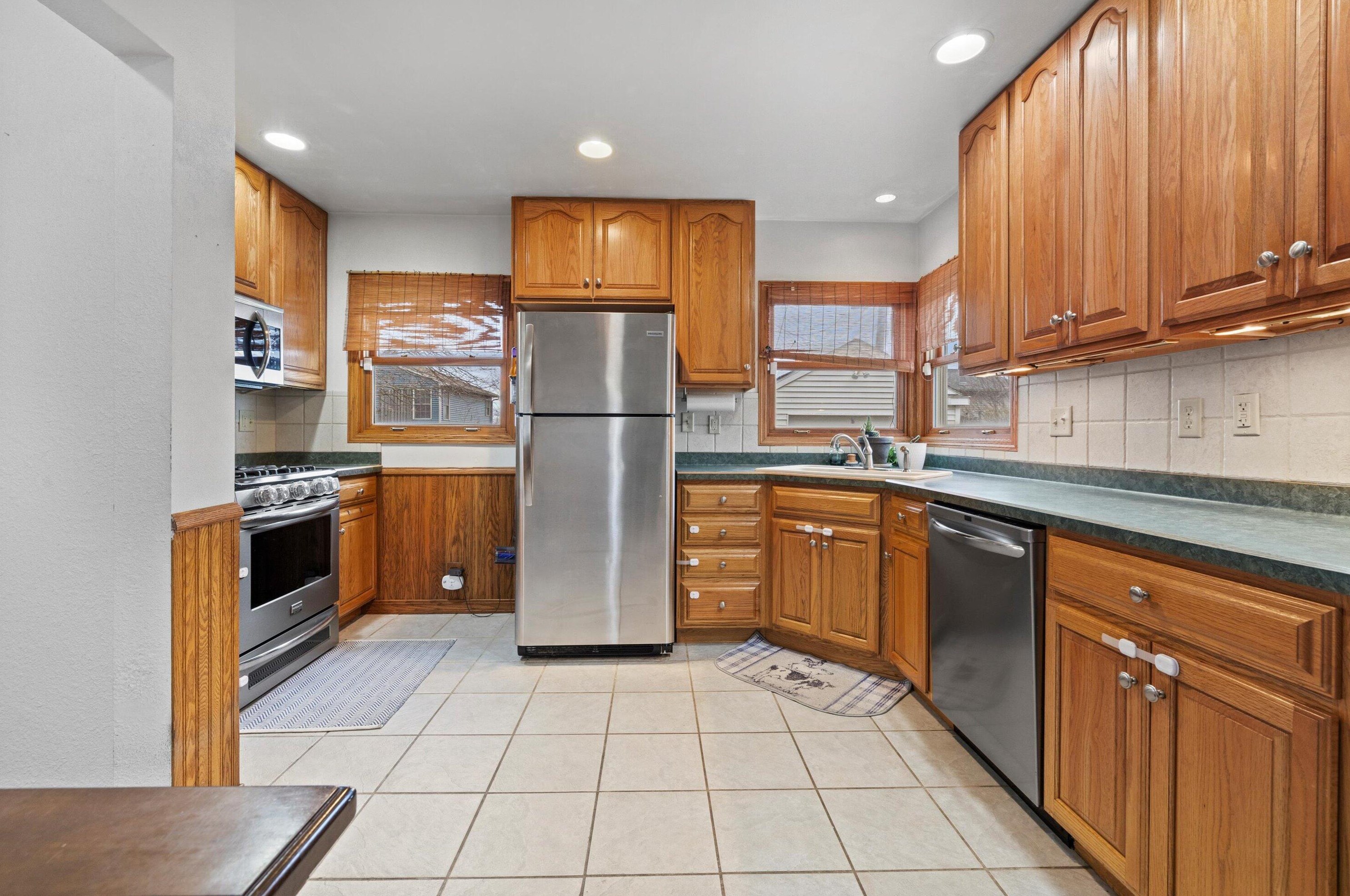 4911 33 Ave, Kenosha WI 53144-4019 exterior