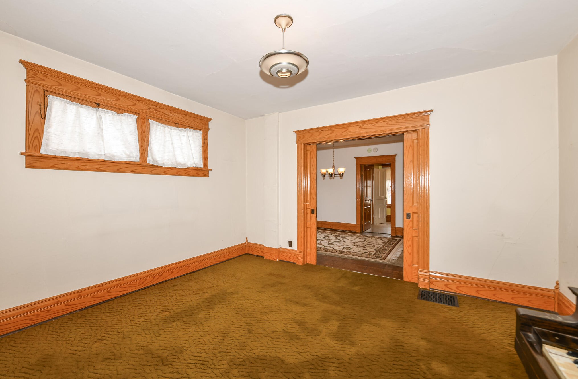 219 7th Ave, West Bend WI  53095-3240 exterior