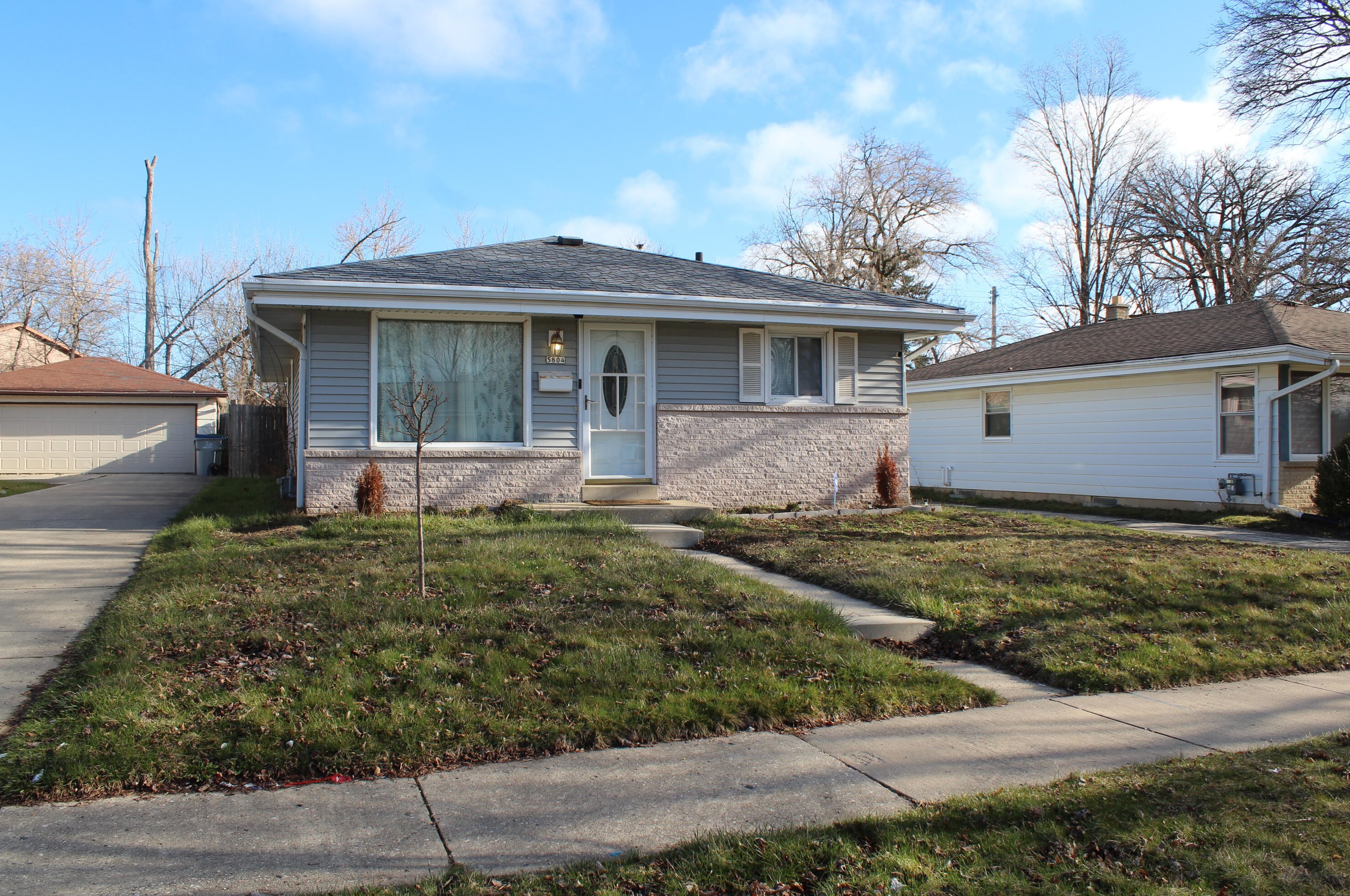 5804 Boehlke Ave, Milwaukee, WI 53223-5211