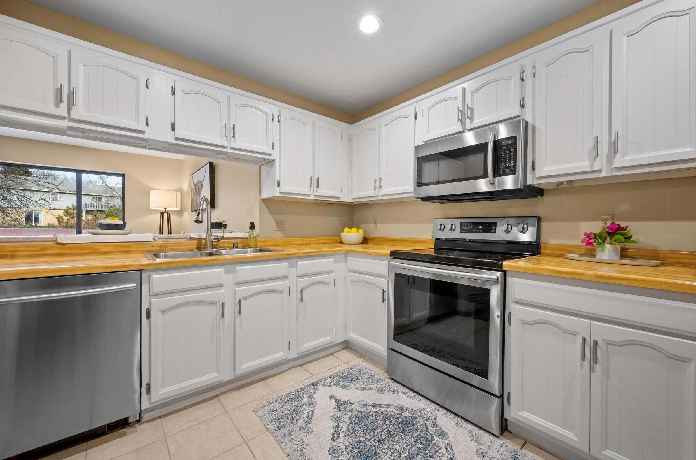 1617 Dover Dr, Waukesha, WI 53186-6312