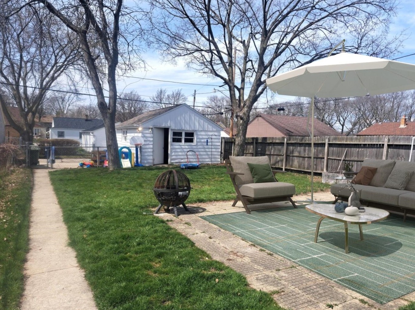 4319 Logan Ave, Milwaukee WI  53207-5246 exterior
