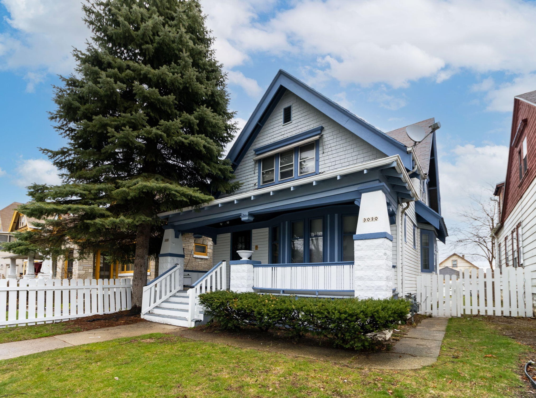 3020 36th St, Milwaukee, WI 53210-1928