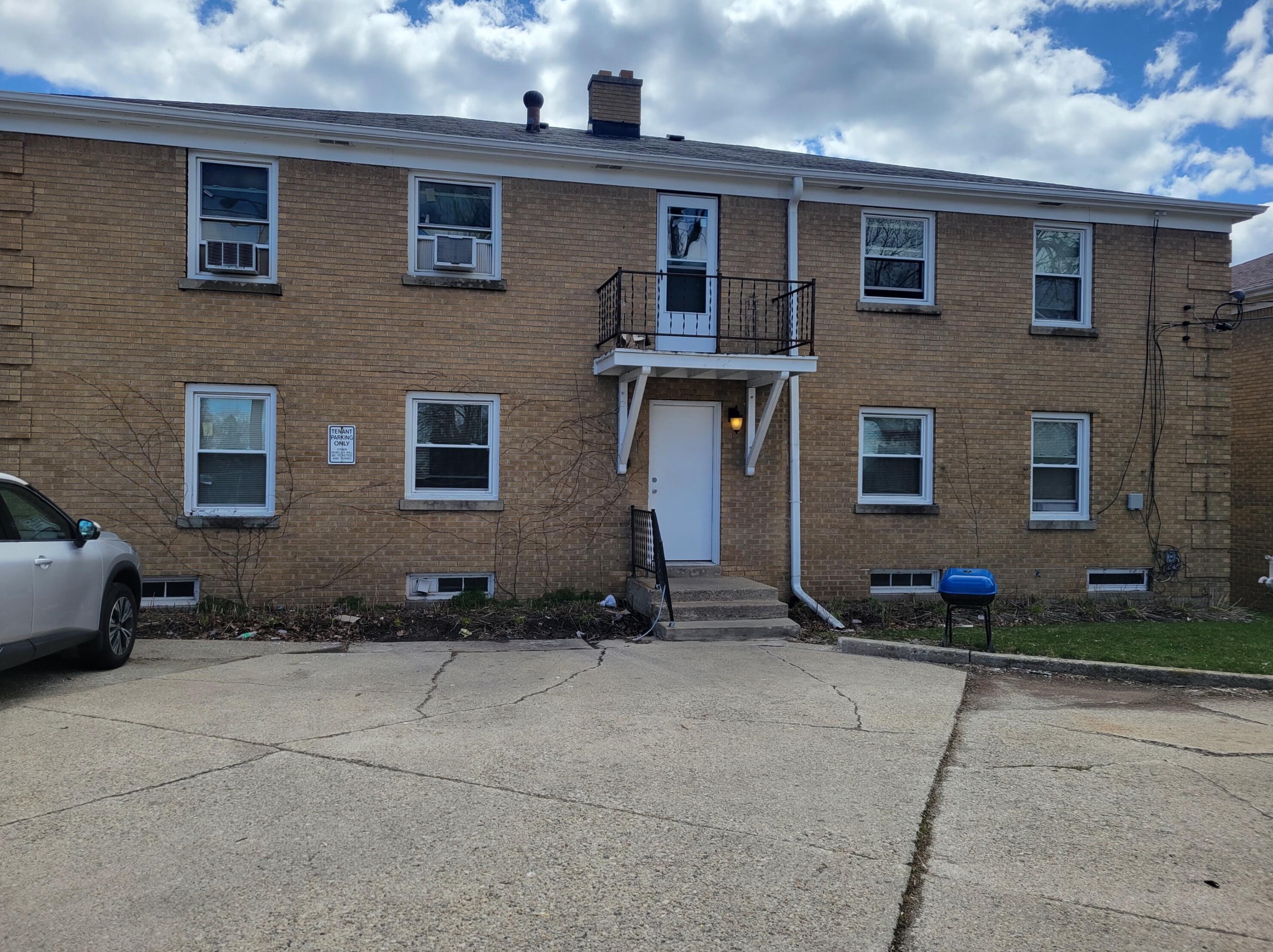 7200 Burleigh St, Milwaukee WI 53210-1082 exterior