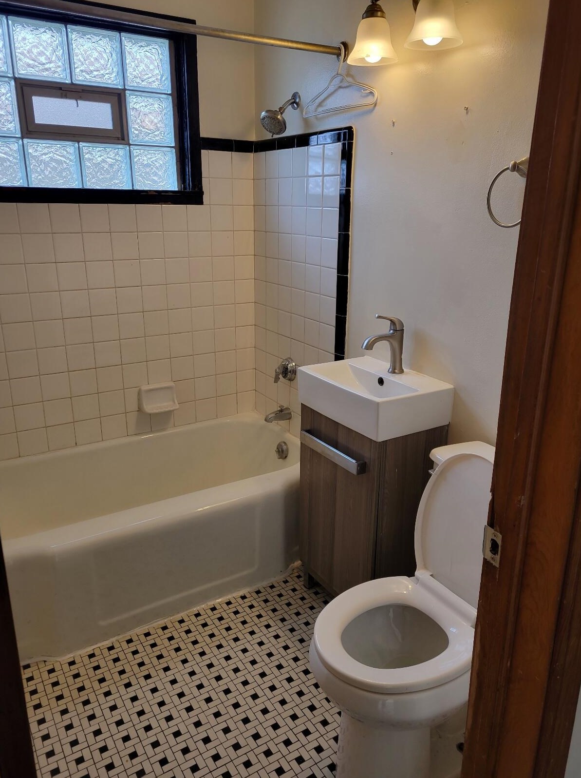 7200 Burleigh St, Milwaukee WI 53210-1082 exterior