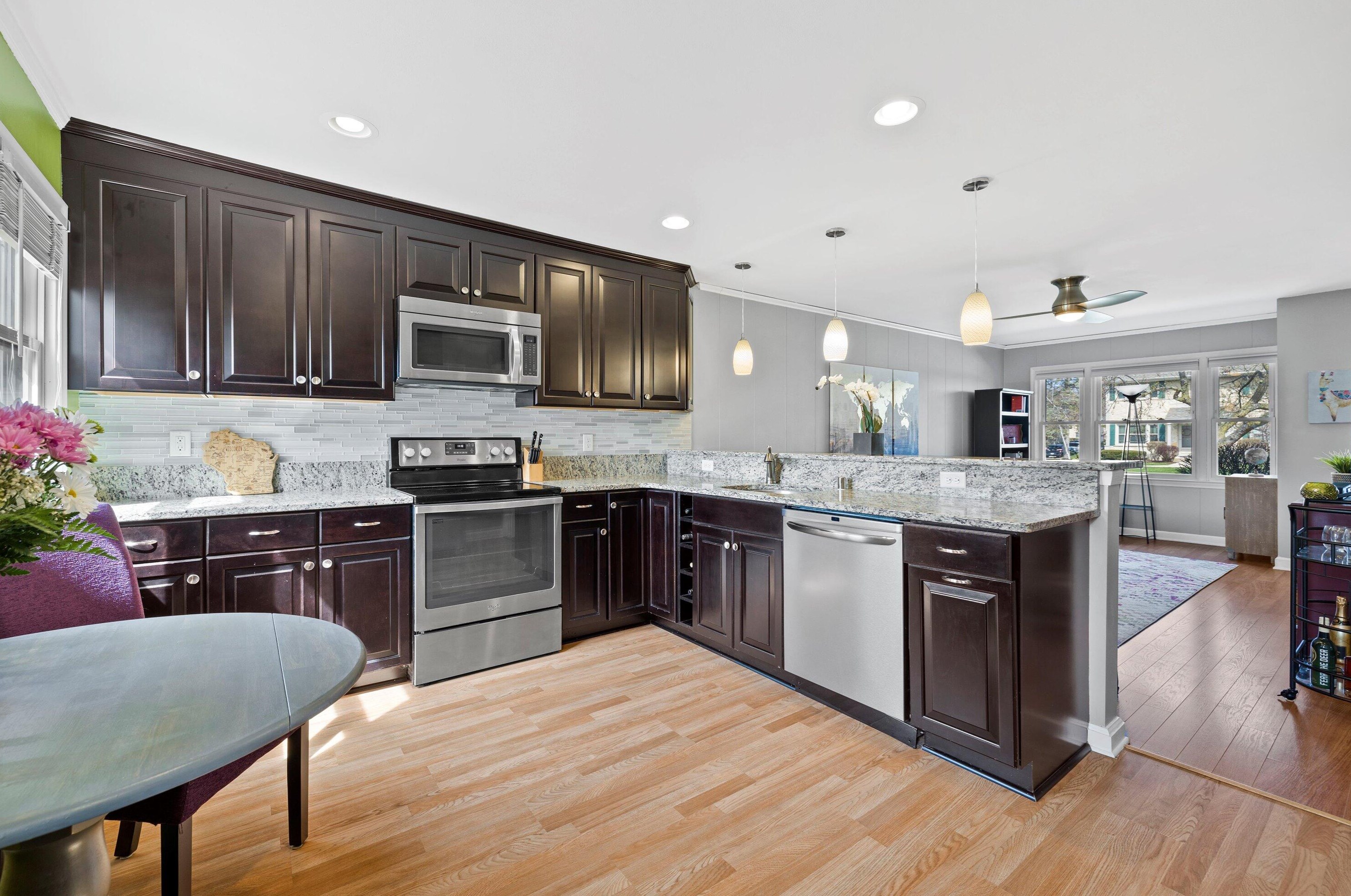 4836 Shoreland Ave, Milwaukee, WI 53217-5821