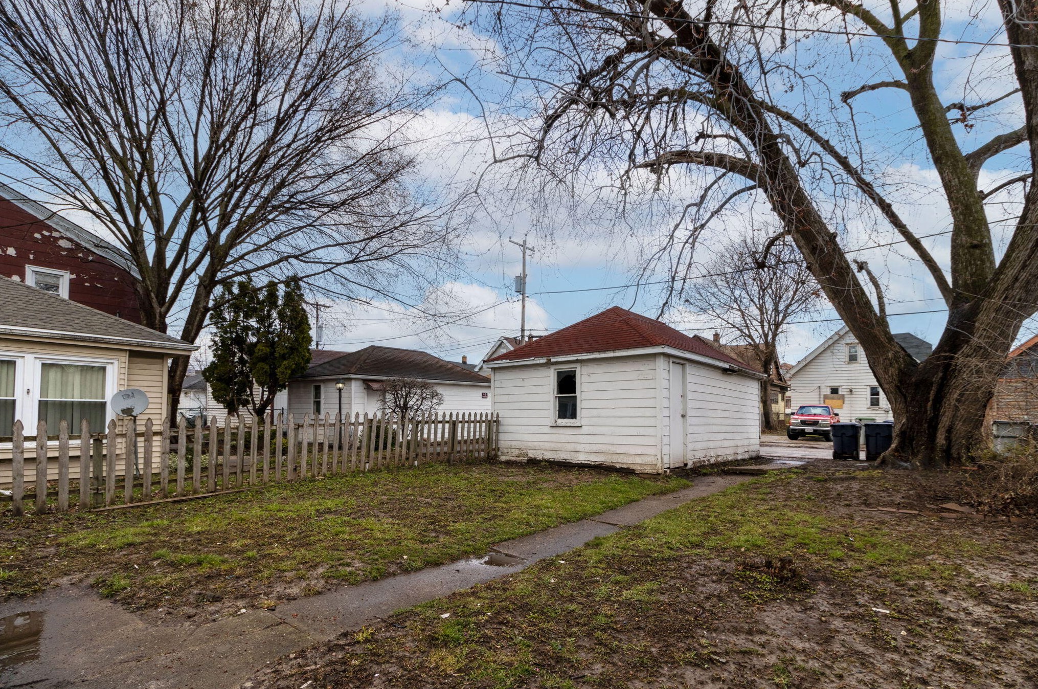 3960 28th St, Milwaukee WI  53216-2637 exterior