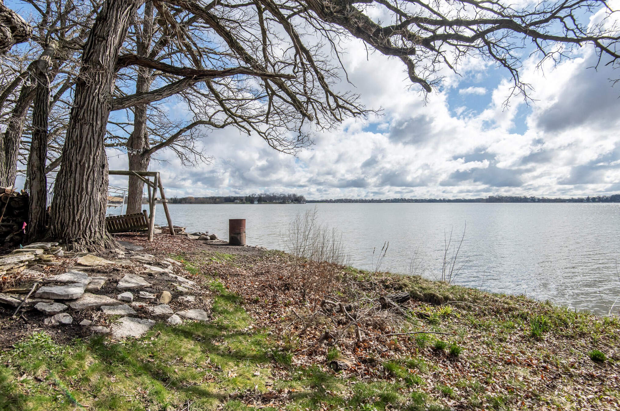 1915 Seminole Dr, Kansasville, WI 53139