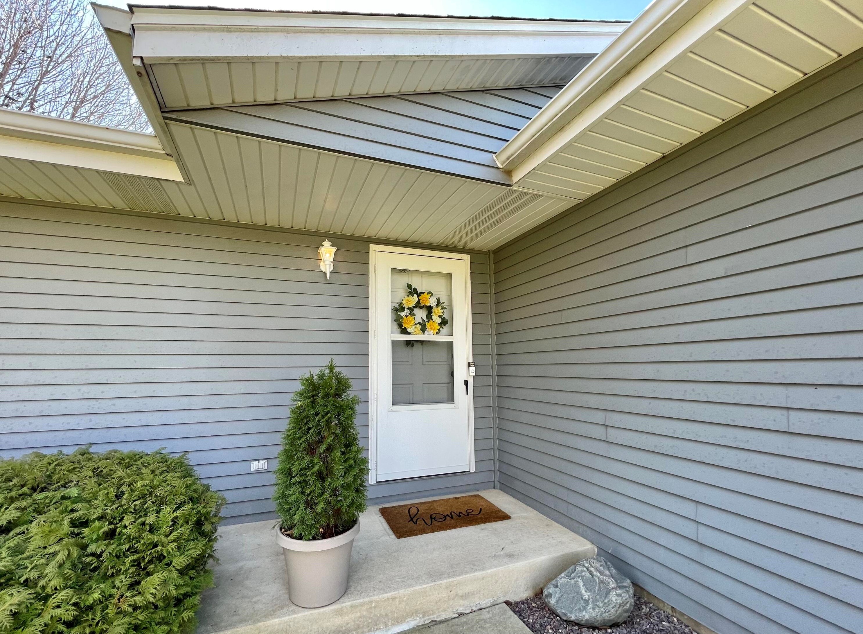 6821 S Loomis Rd, Waterford, WI 53185