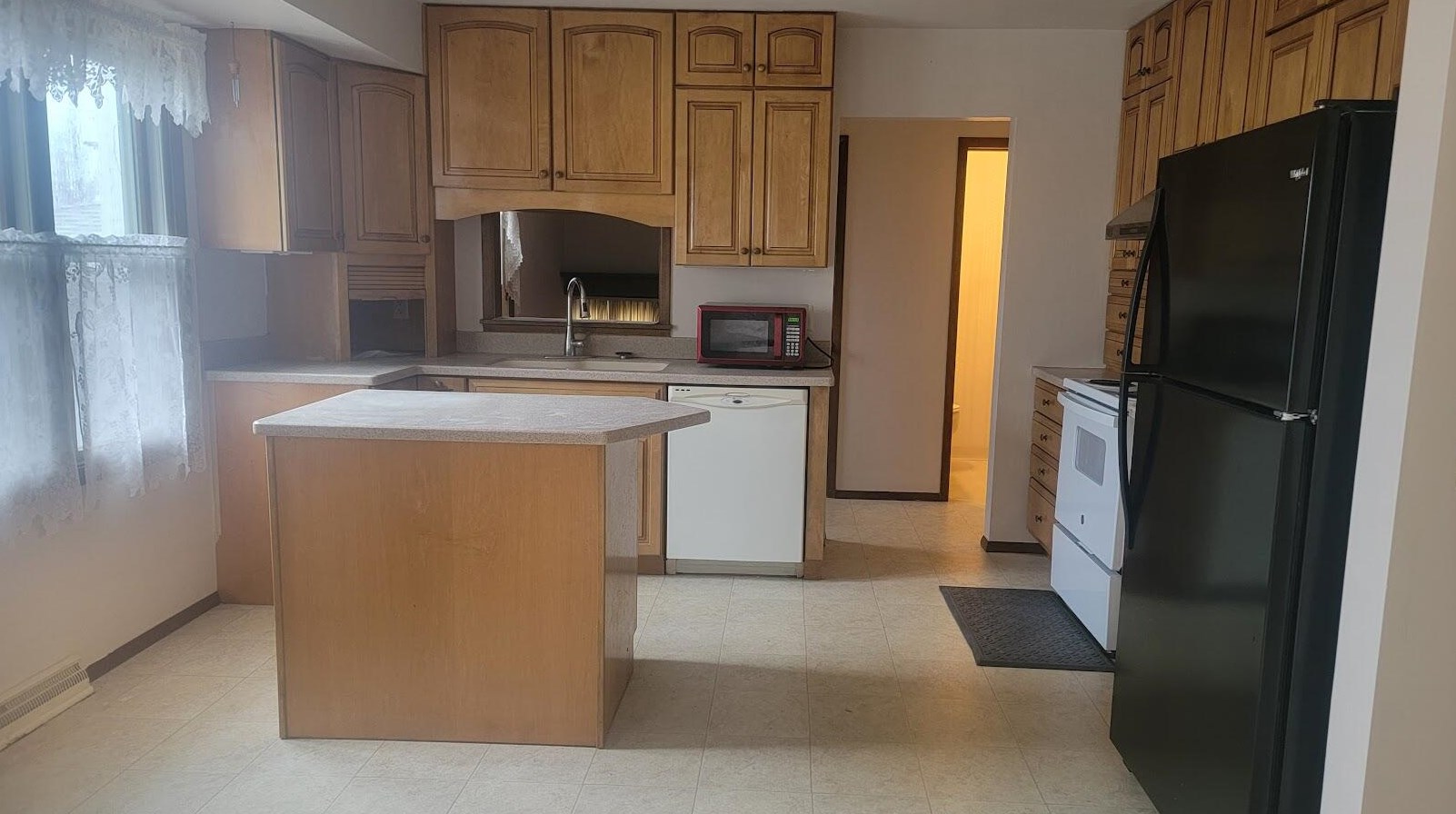 2701 Victoria Ln, Madison, WI 53704-3227