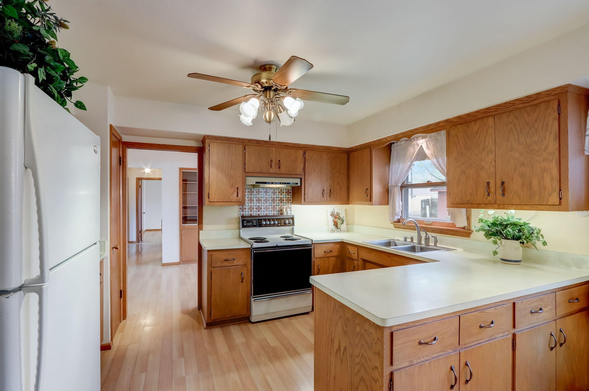 6426 Glenbrook Rd, Milwaukee WI  53223-1540 exterior