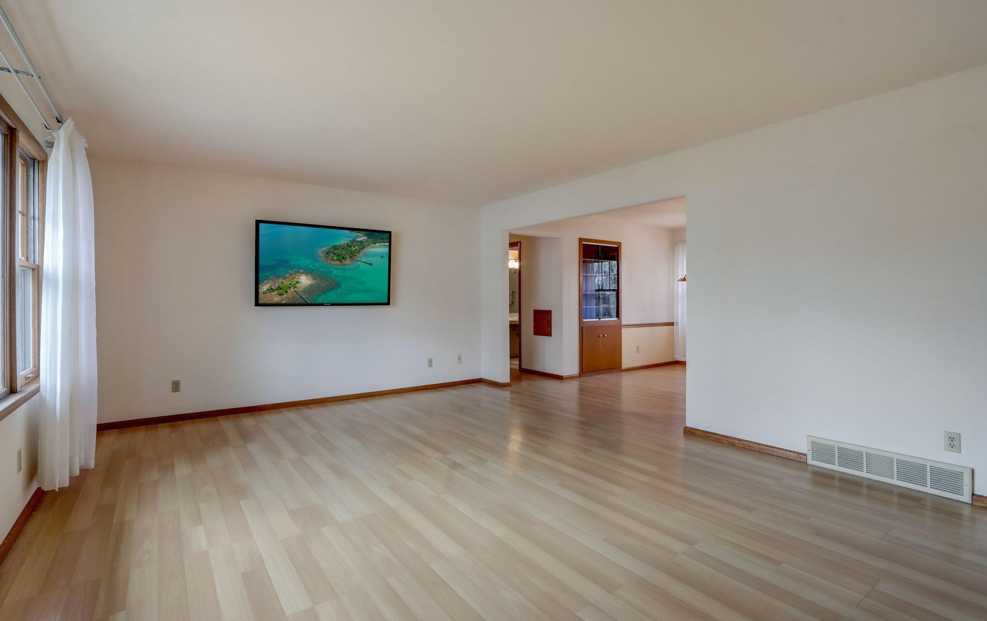 6426 Glenbrook Rd, Milwaukee WI  53223-1540 exterior