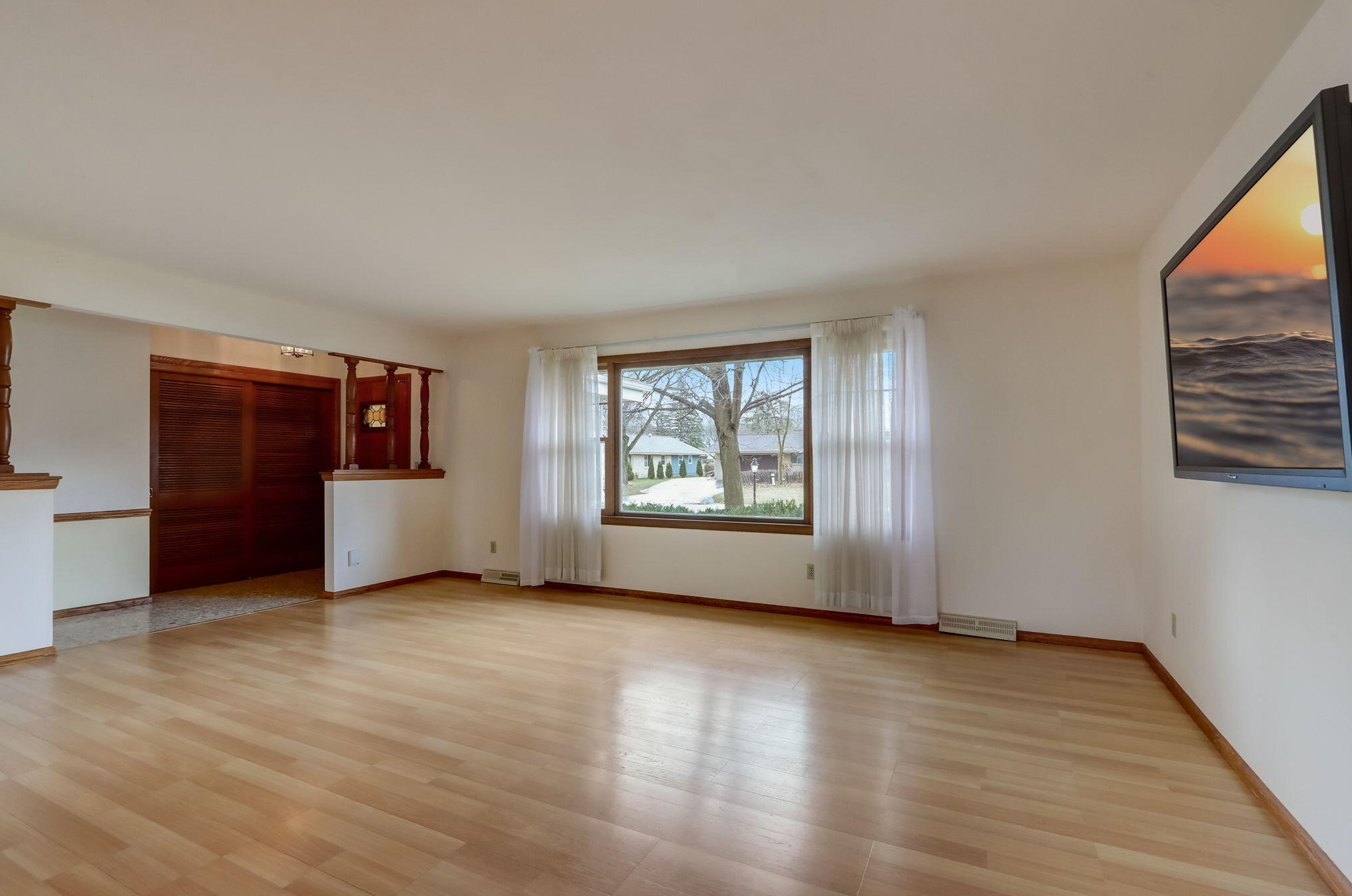 6426 Glenbrook Rd, Milwaukee WI  53223-1540 exterior