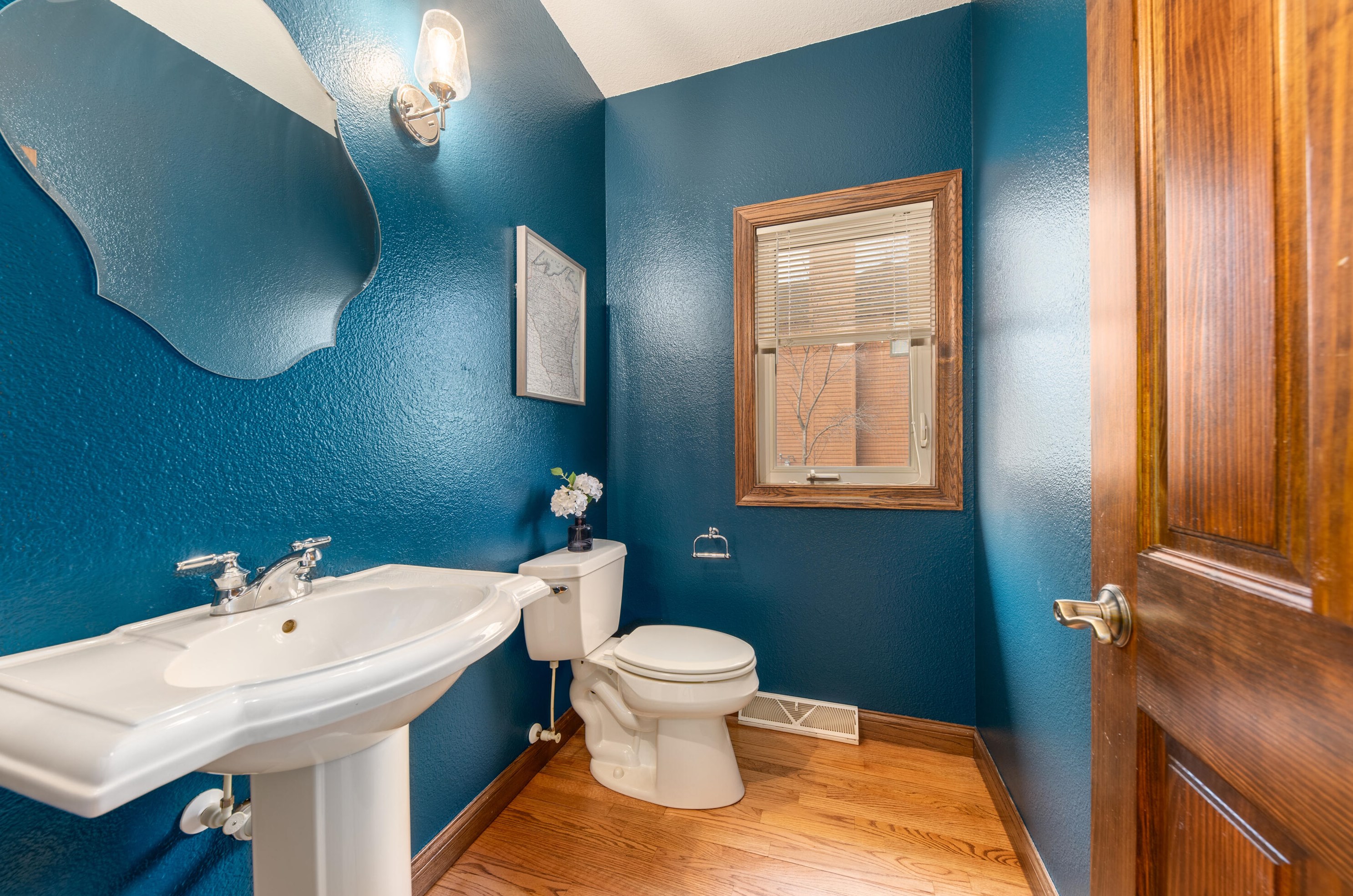 10932 Heritage Dr, Milwaukee WI  53224-5036 exterior