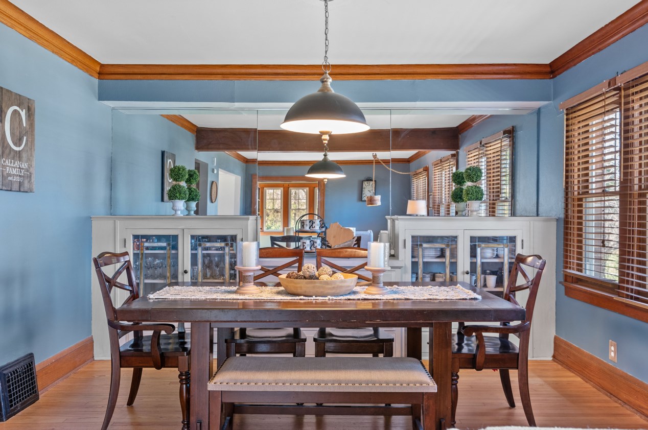 535 Calumet Rd, Milwaukee WI  53217-3468 exterior