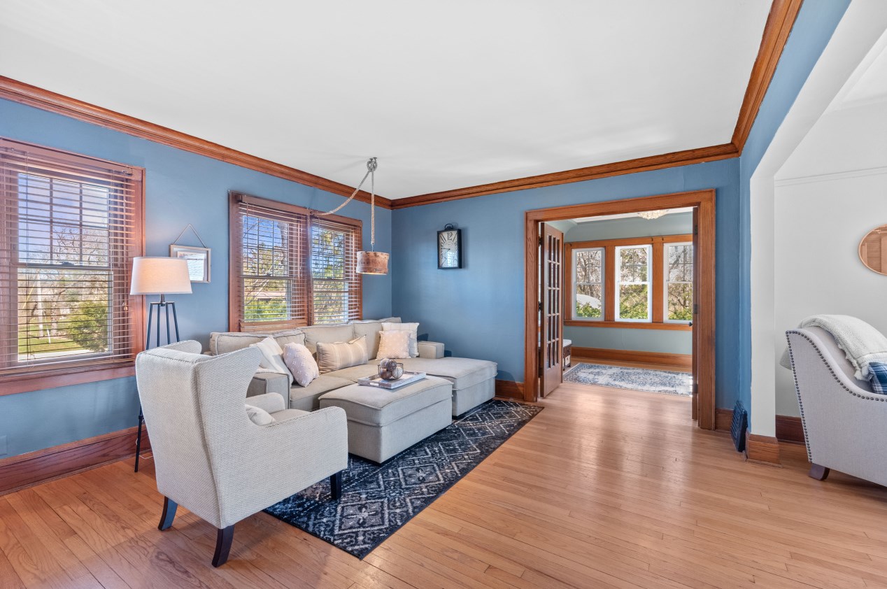 535 Calumet Rd, Milwaukee WI  53217-3468 exterior