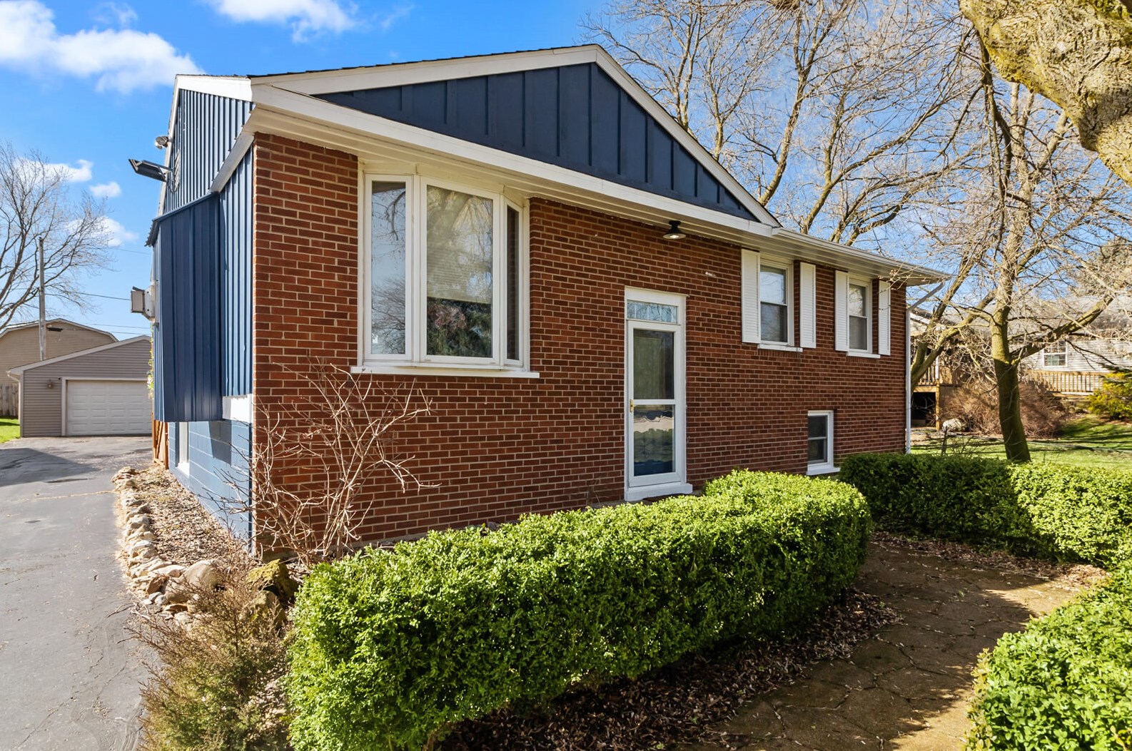 4225 122nd St, Kenosha WI  53158-3921 exterior