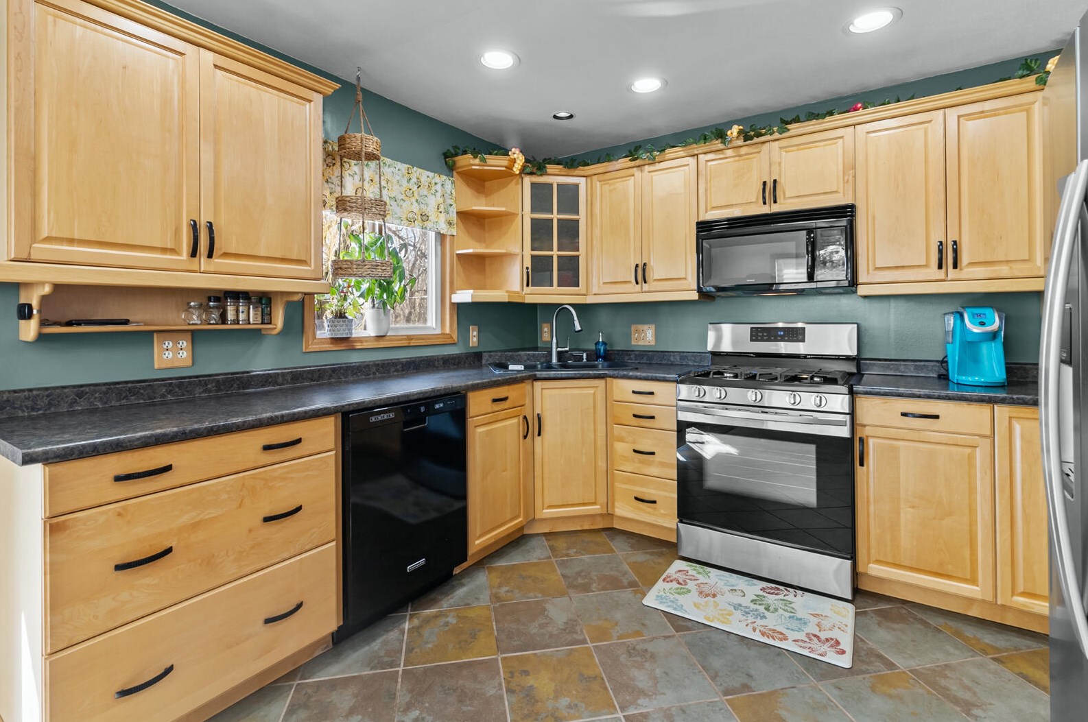 4225 122nd St, Kenosha WI  53158-3921 exterior