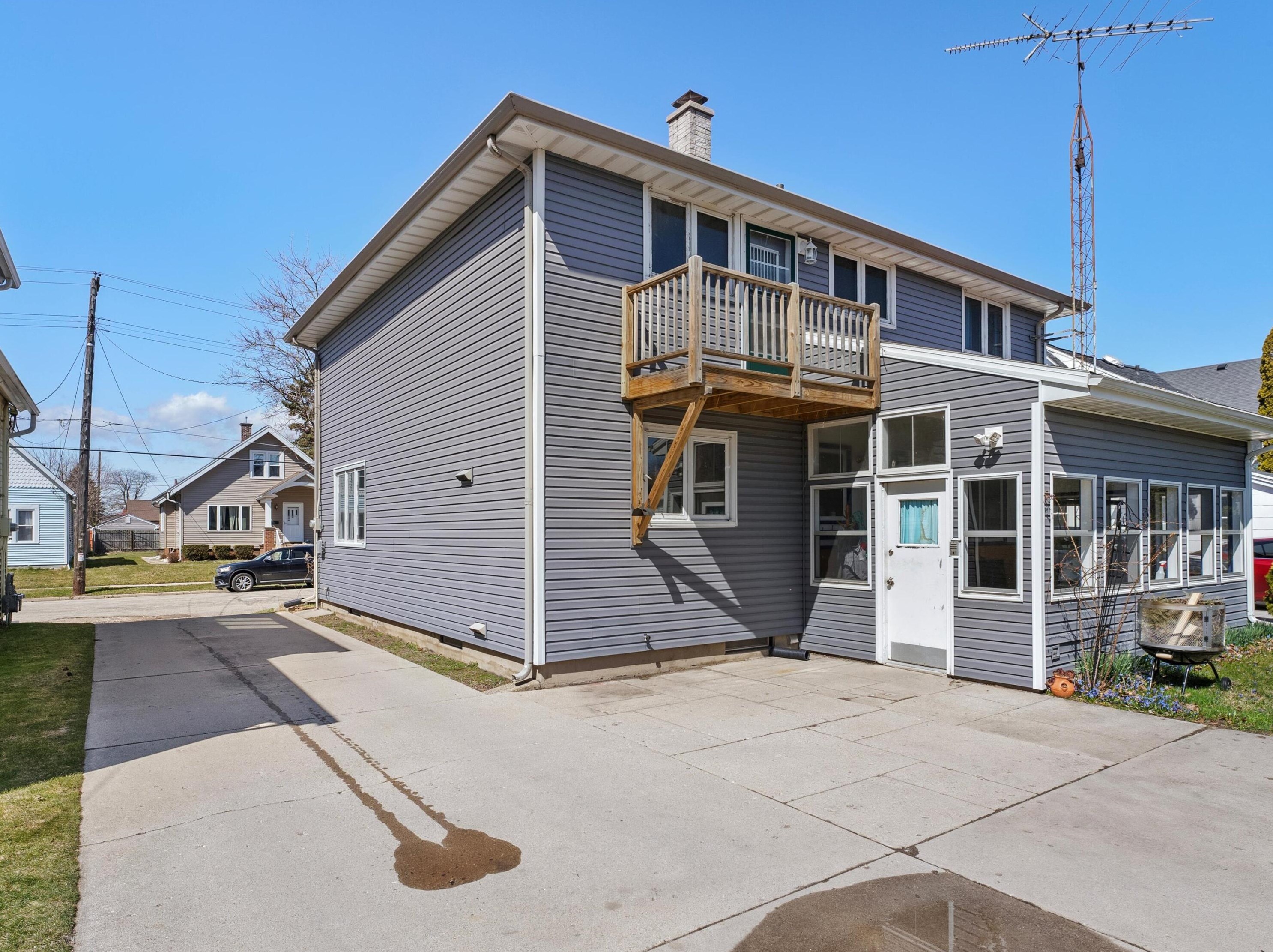 1231 20th St, Manitowoc, WI 54220-4912
