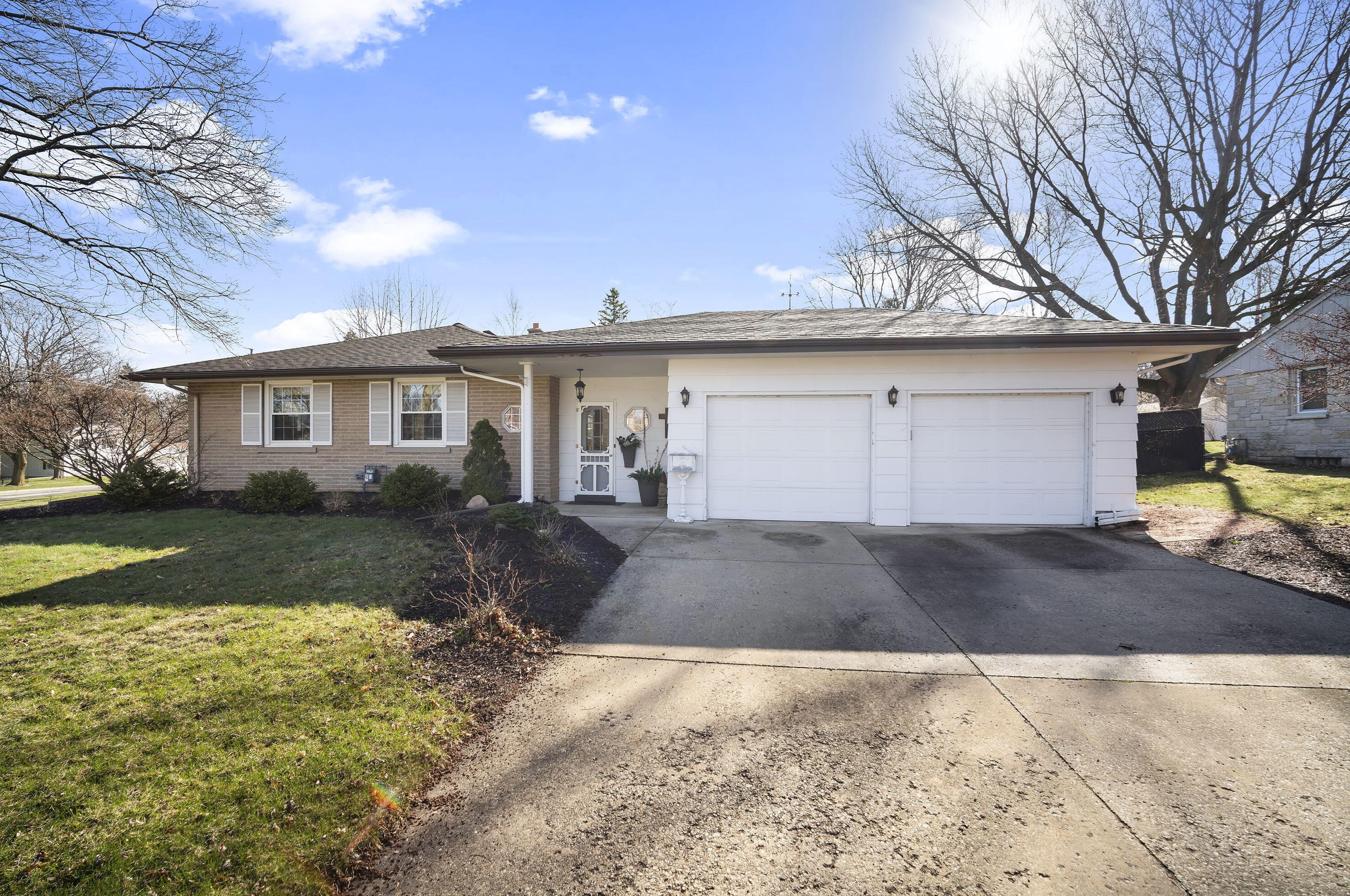 1419 W Oak St, West Bend, WI 53095