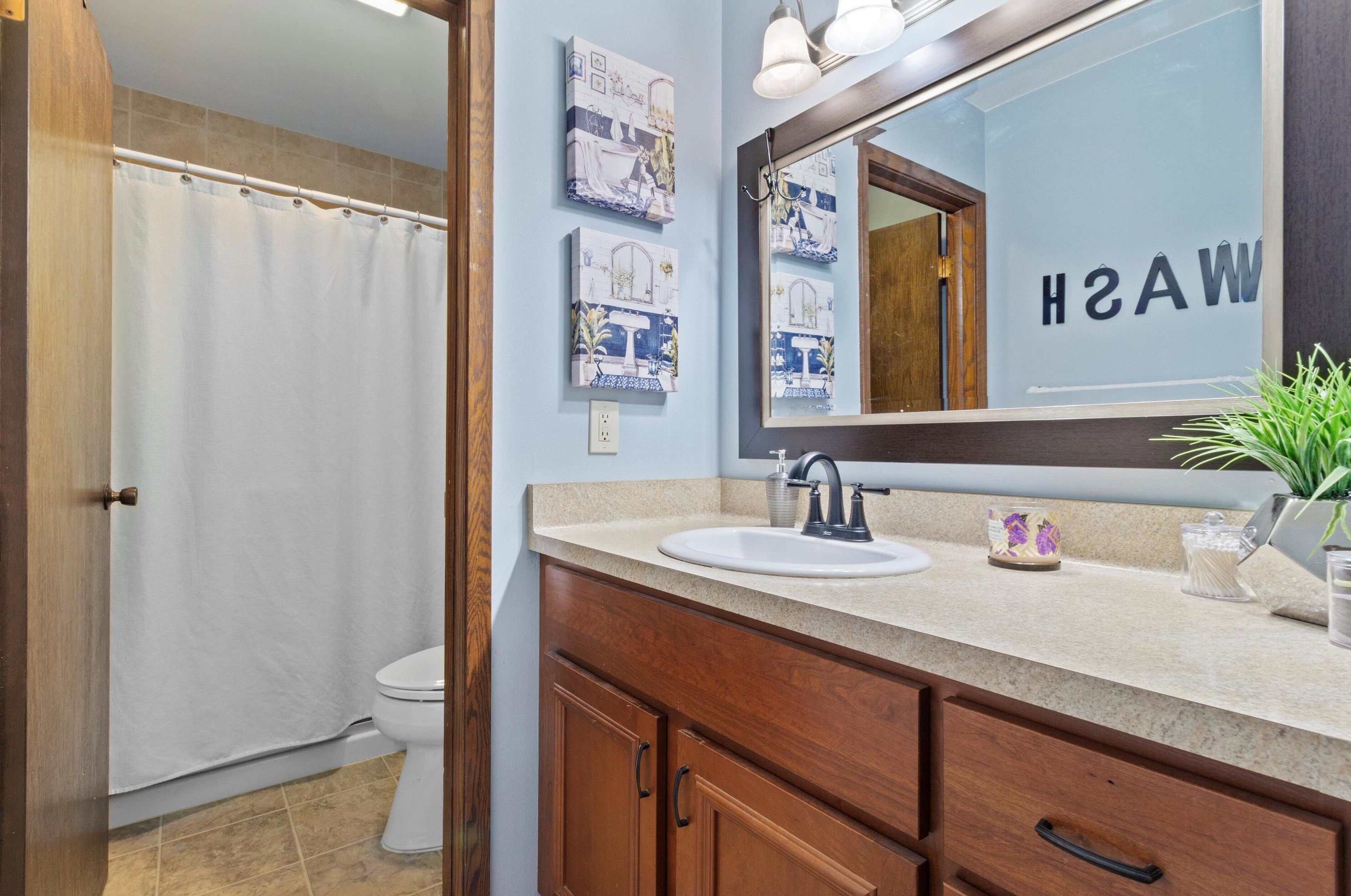 4203 College Ave, Milwaukee WI  53221-4548 exterior