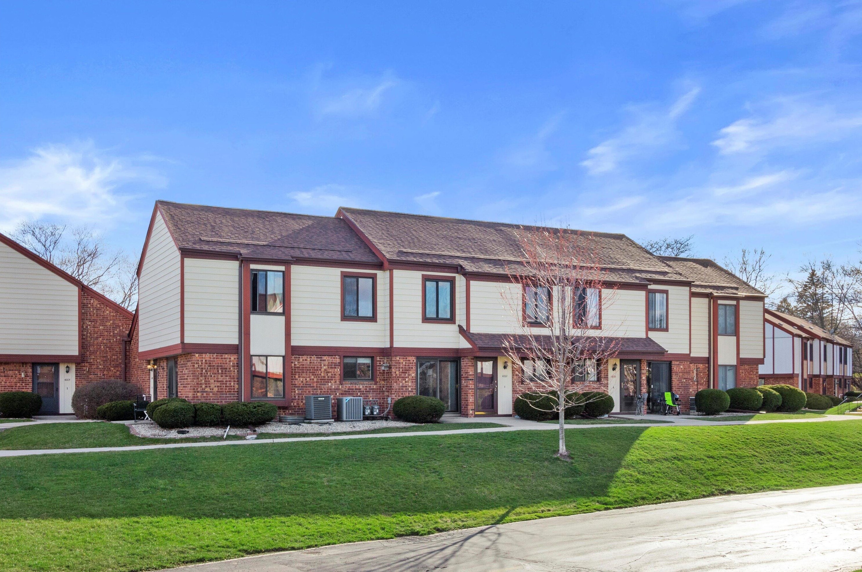 4203 College Ave, Milwaukee WI  53221-4548 exterior