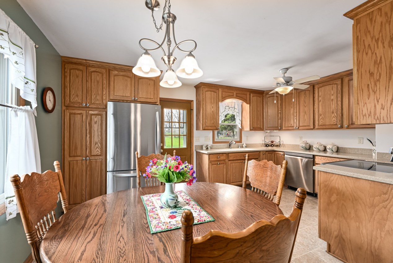1207 Birch Dr, Waukesha, WI 53188-2247