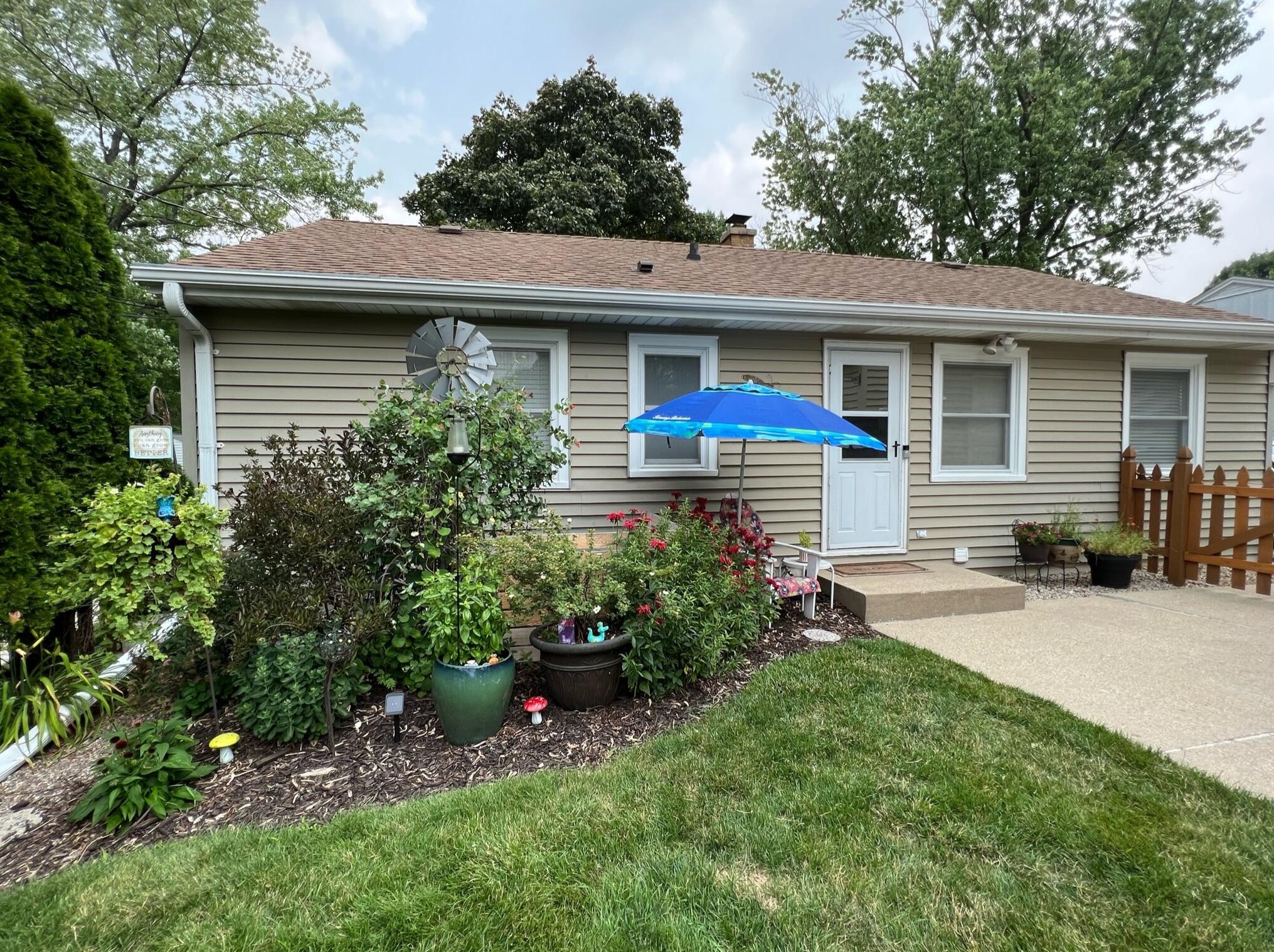 4365 Glenway St, Milwaukee WI 53222-1118 exterior