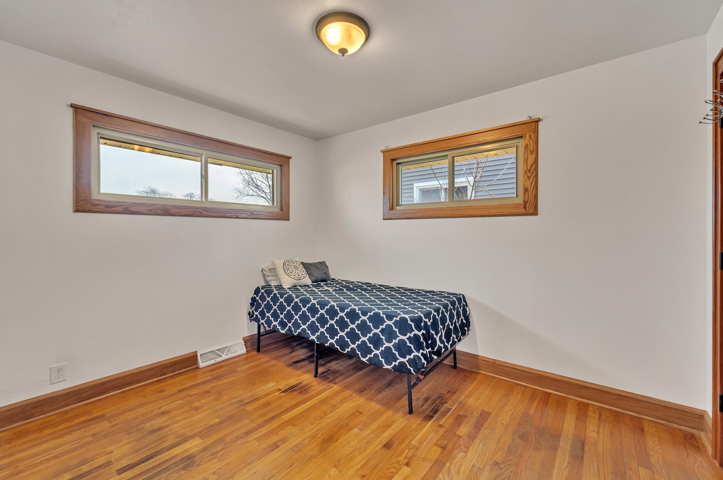 4147 55th St, Milwaukee WI  53220-3186 exterior