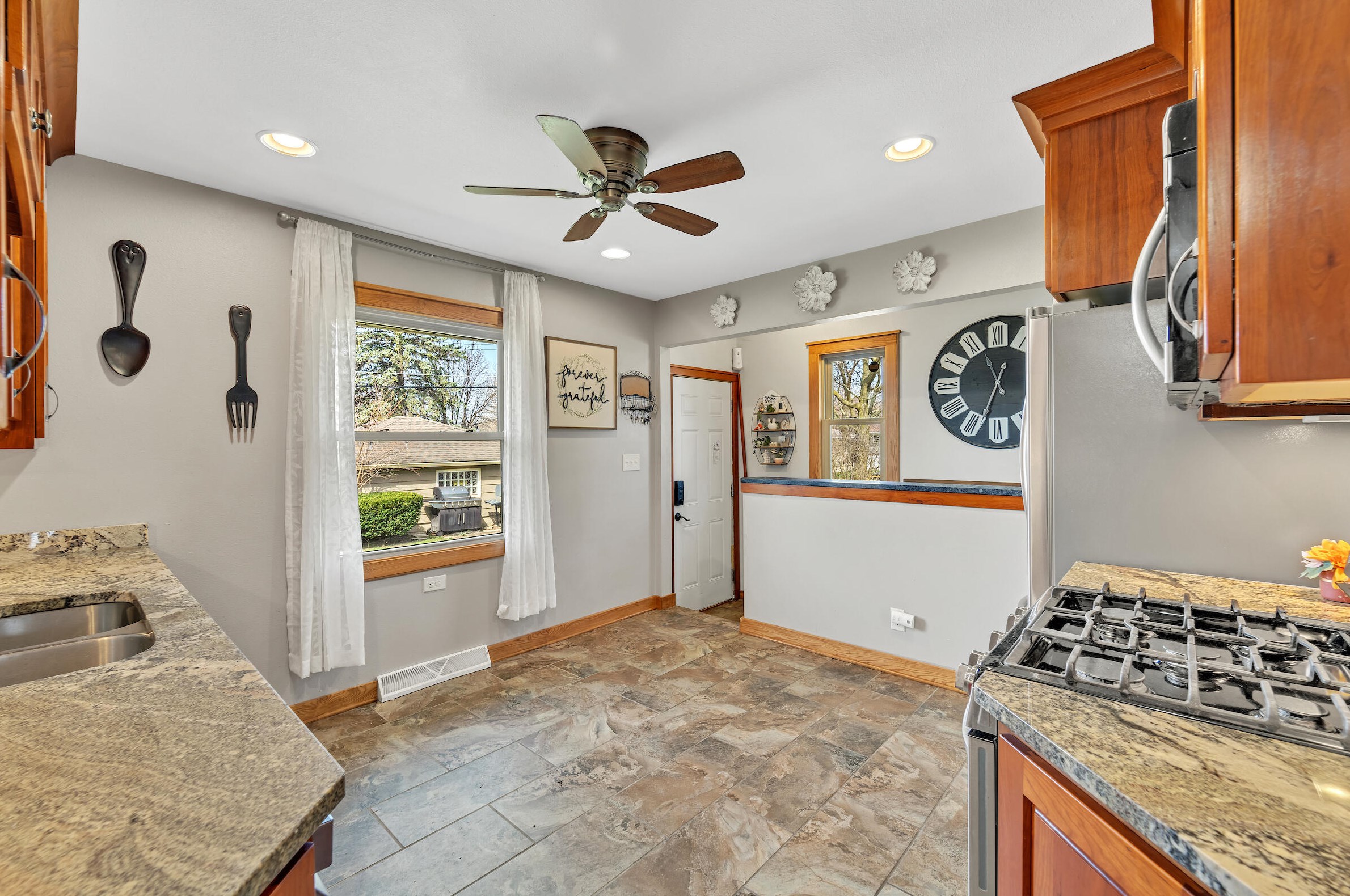 4147 55th St, Milwaukee WI  53220-3186 exterior