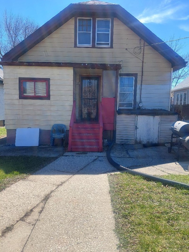 912 Nash St, Milwaukee WI 53206-1848 exterior